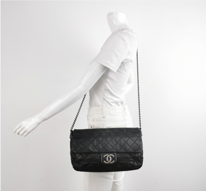 Chanel falp bag black cm