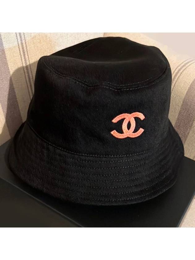 CC Logo Reversible Bucket Hat Black Chanel