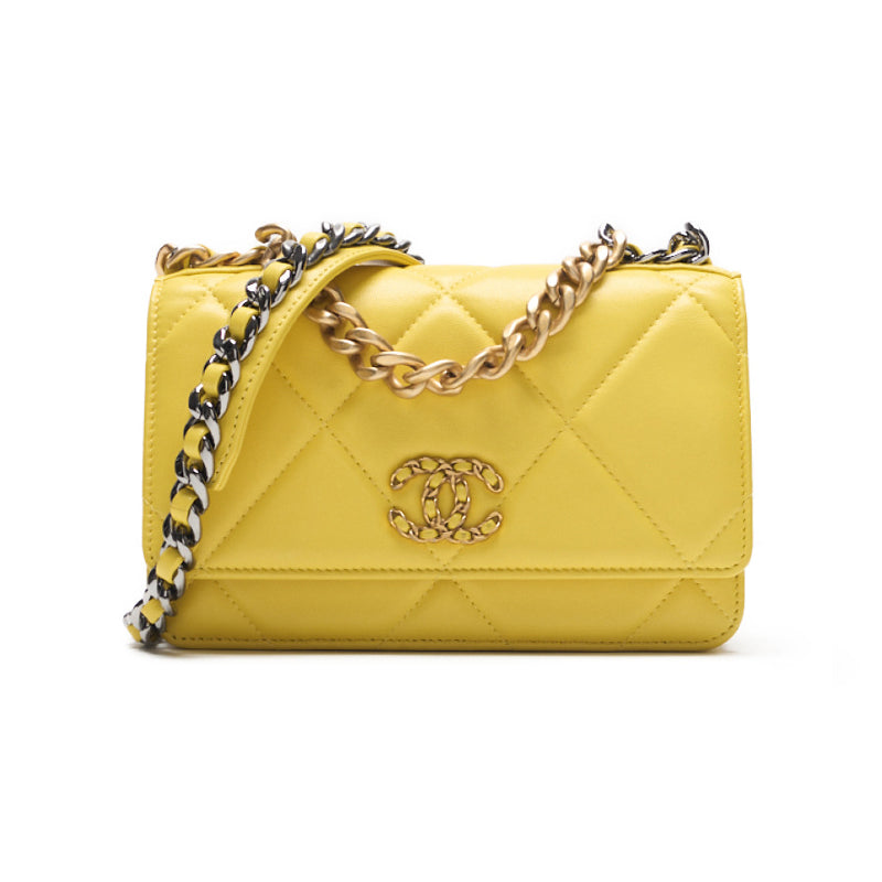 CHANEL ?CHANEL? CHANEL 19 Matrasse Chain Wallet  Yellow (Gen  Silver Gold)  Wallet  ? Ship? Khao Yamamoto Online