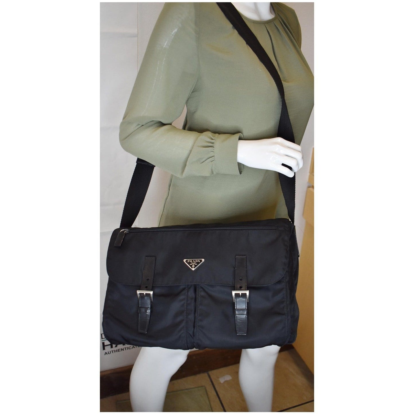 Vela Messenger Bag Nylon Black Travel Bag