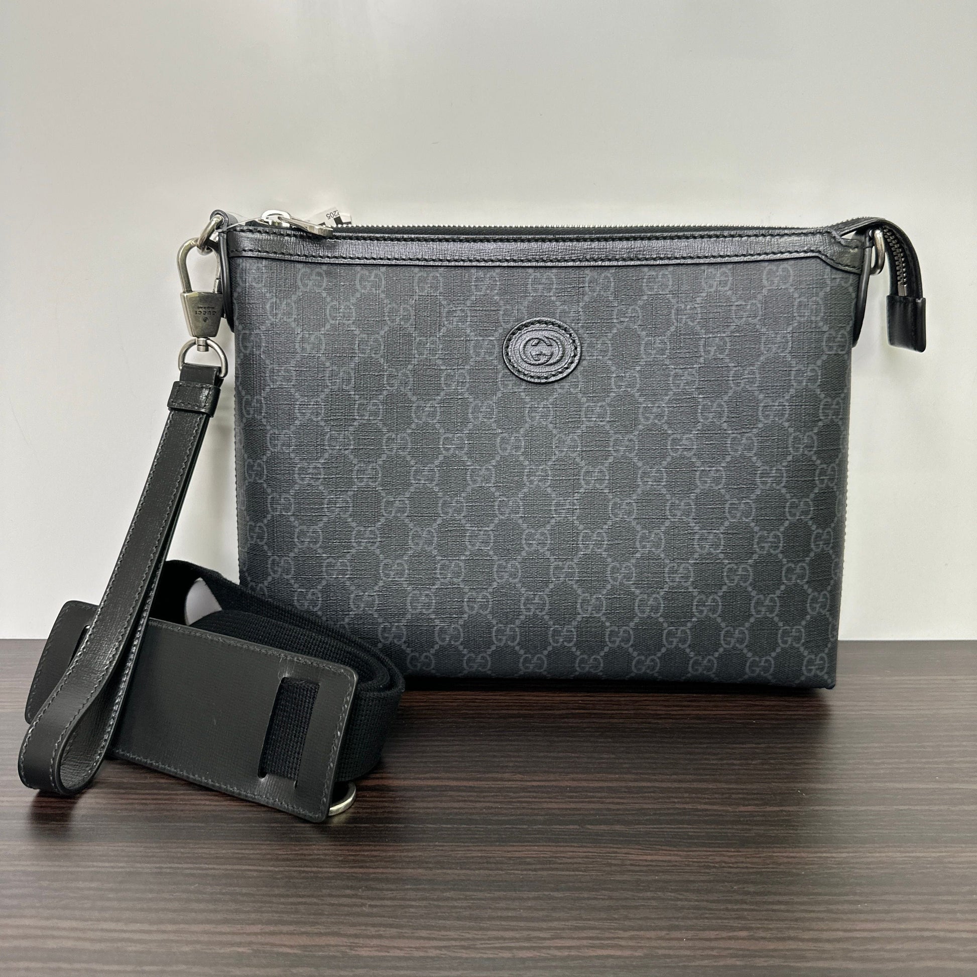 GUCCI Messenger Bag Large Men GG Supreme Canvas LB122752