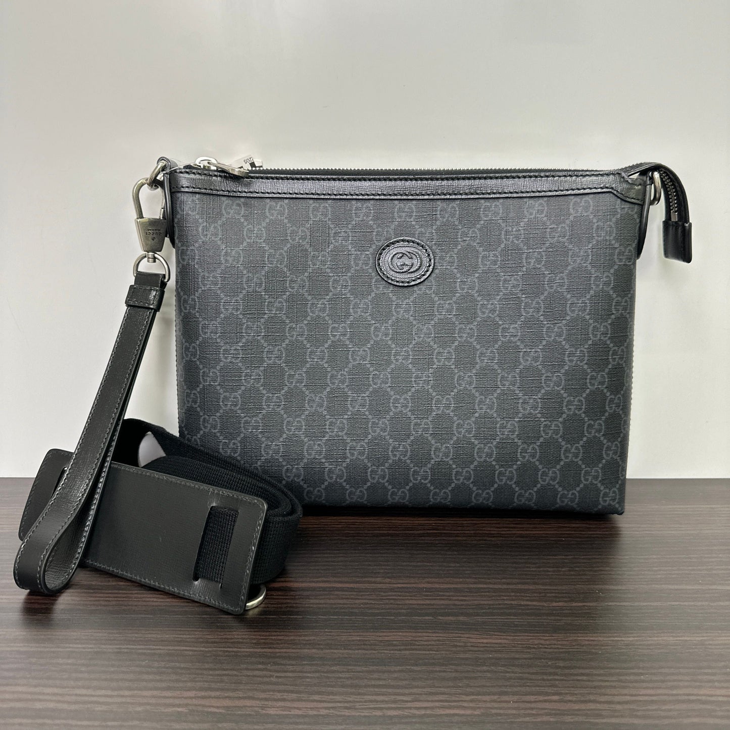 GUCCI Messenger Bag Large Men GG Supreme Canvas LB122752