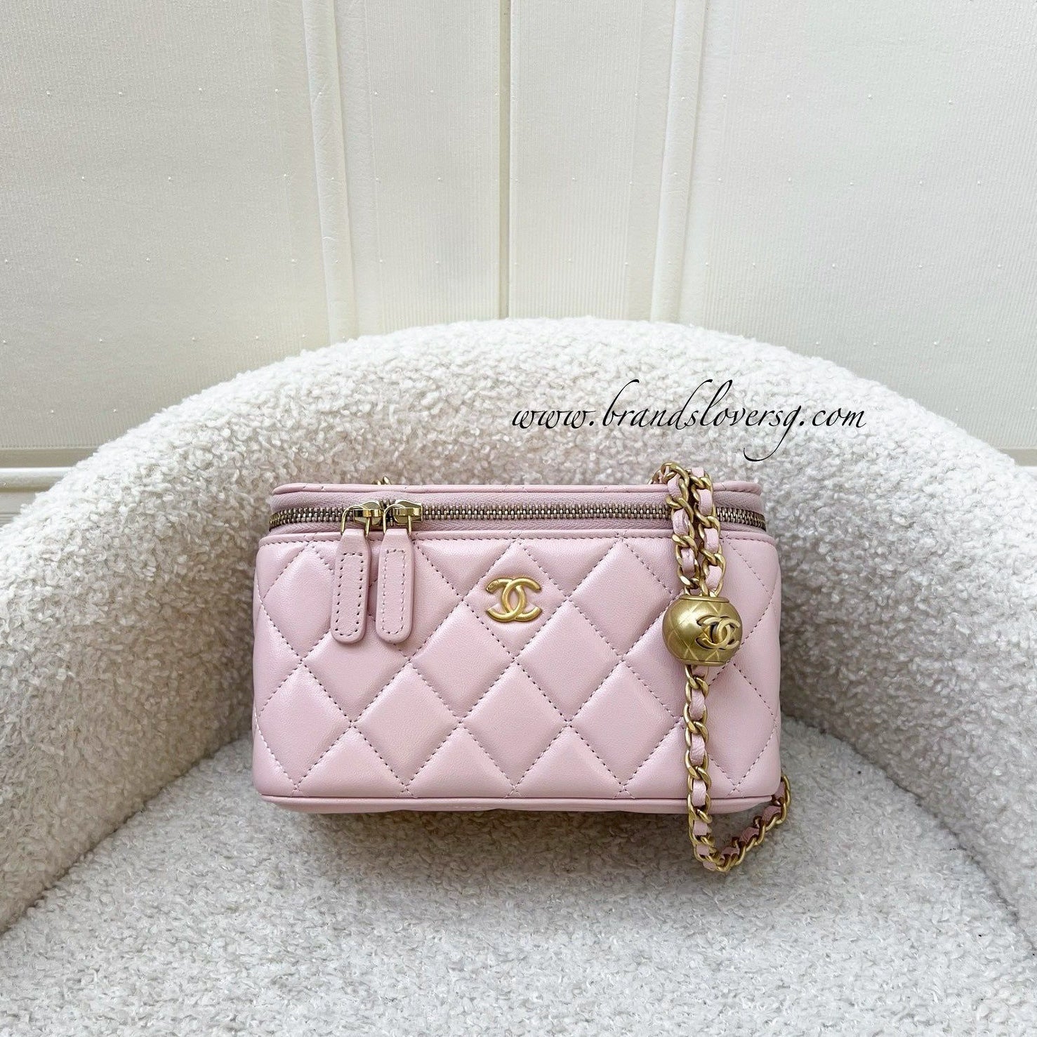 Chanel Pearl Crush Adjustable Chain Small Vanity In 24K Light Pink Lambskin And Aghw Bag