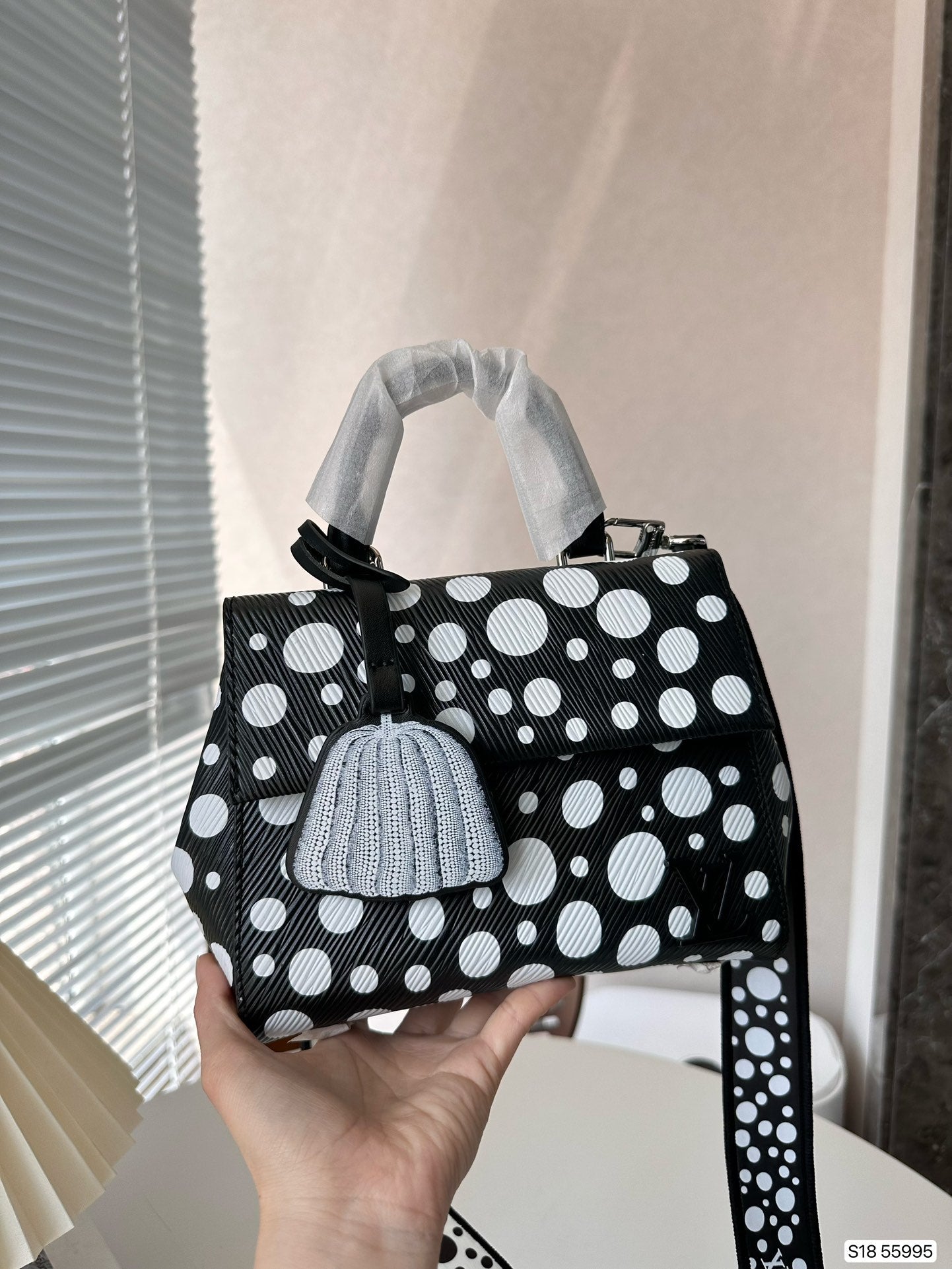 EN - Luxury LUV 844 Travel Bag