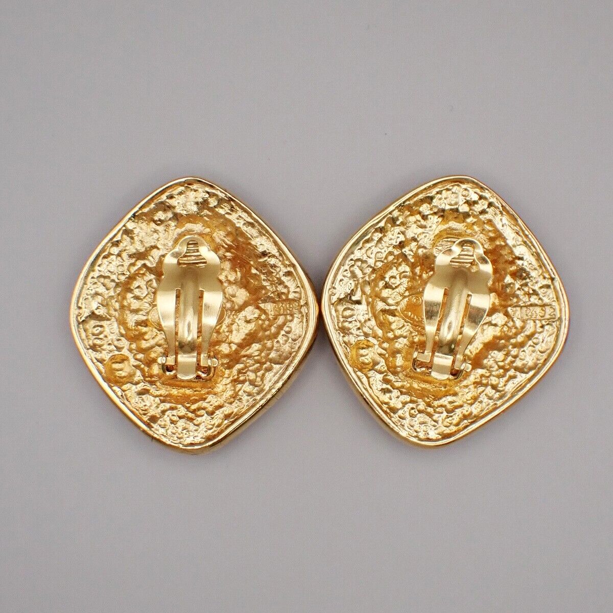 Chanel Cc Logo Diamond Shape Button