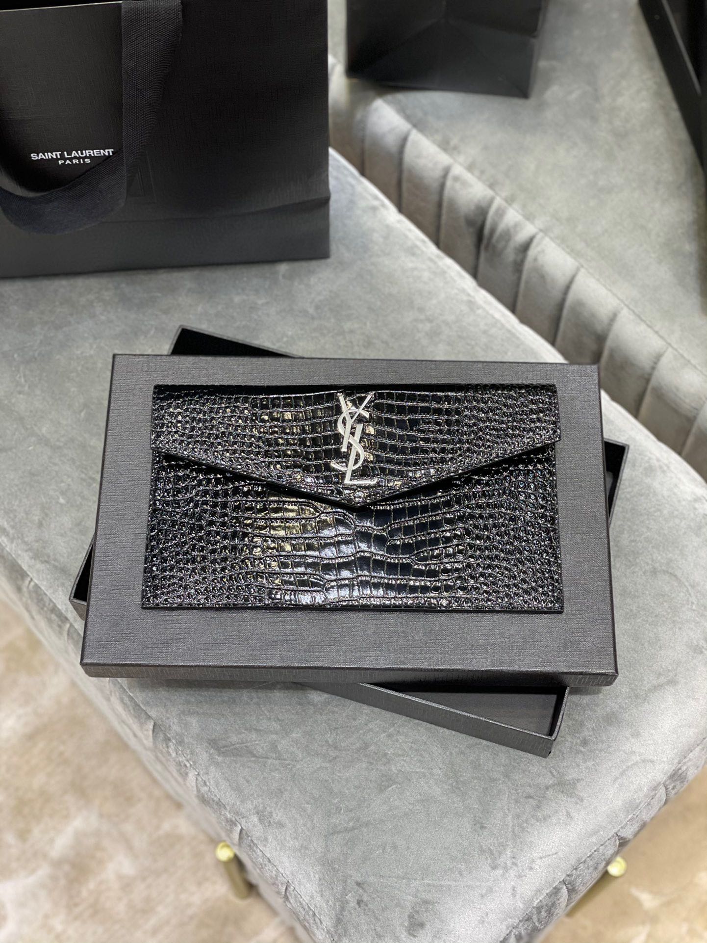 EN - Luxury SLY 314 Travel Bag