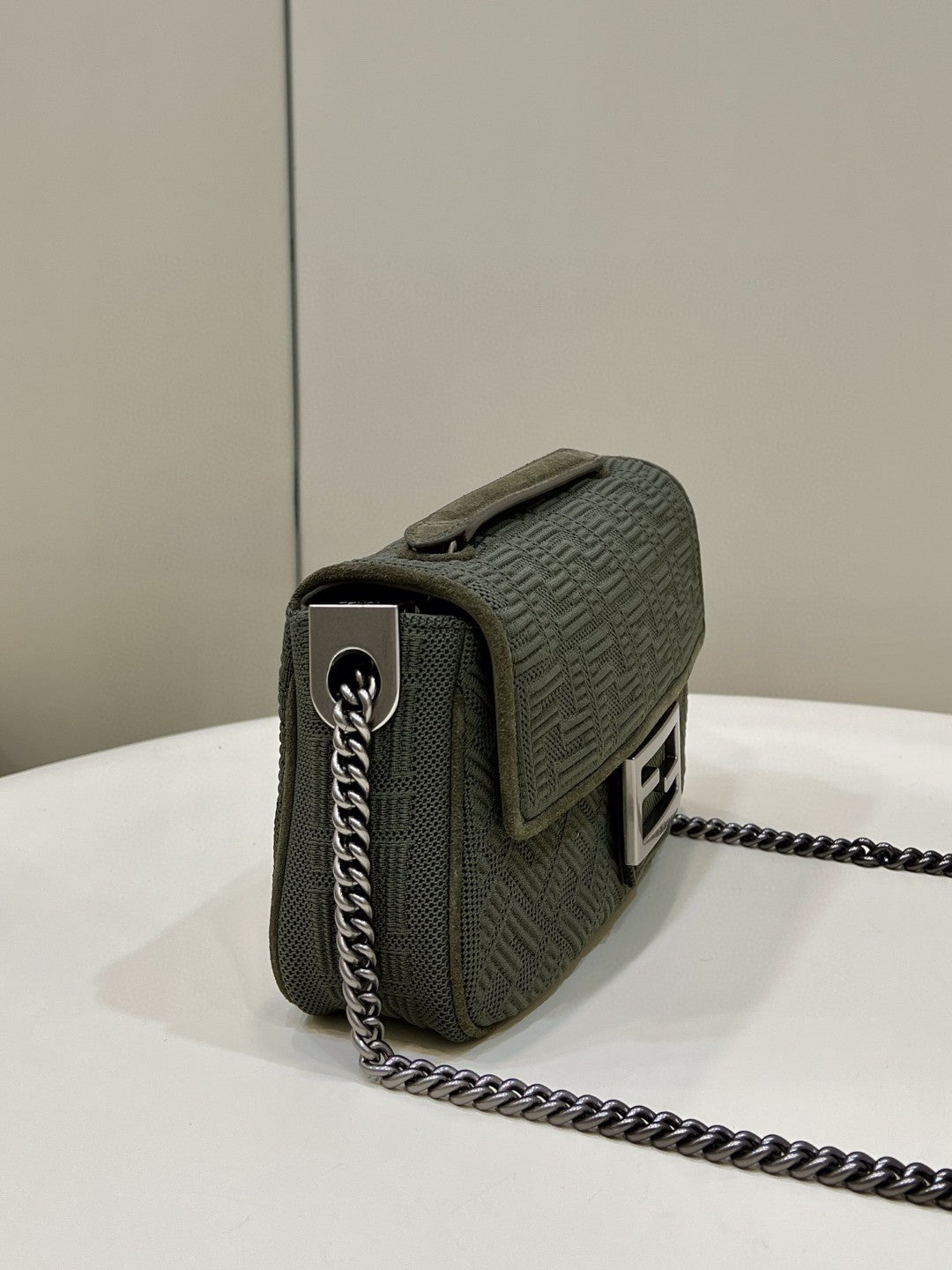 Fendi Top QualityTop Quality Baguette Midi Green Chain FF Handbag
