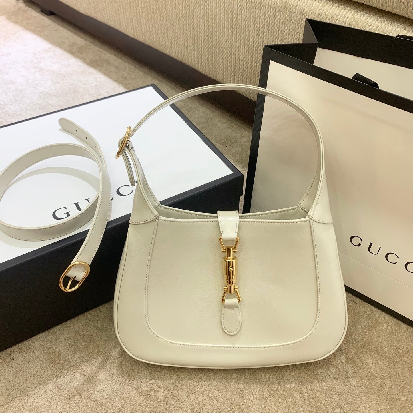 gg Jackie 10.8in 27.5cm gg White Small Shoulder Bag