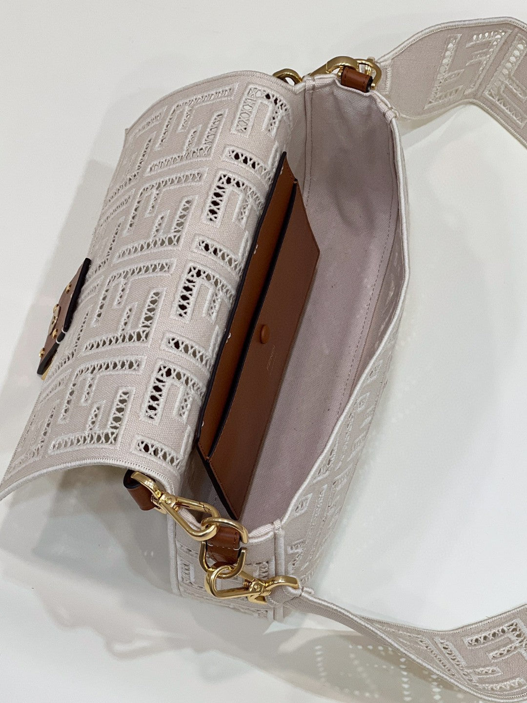 Top QualityTop Quality Baguette Embroidery White Medium Handbag