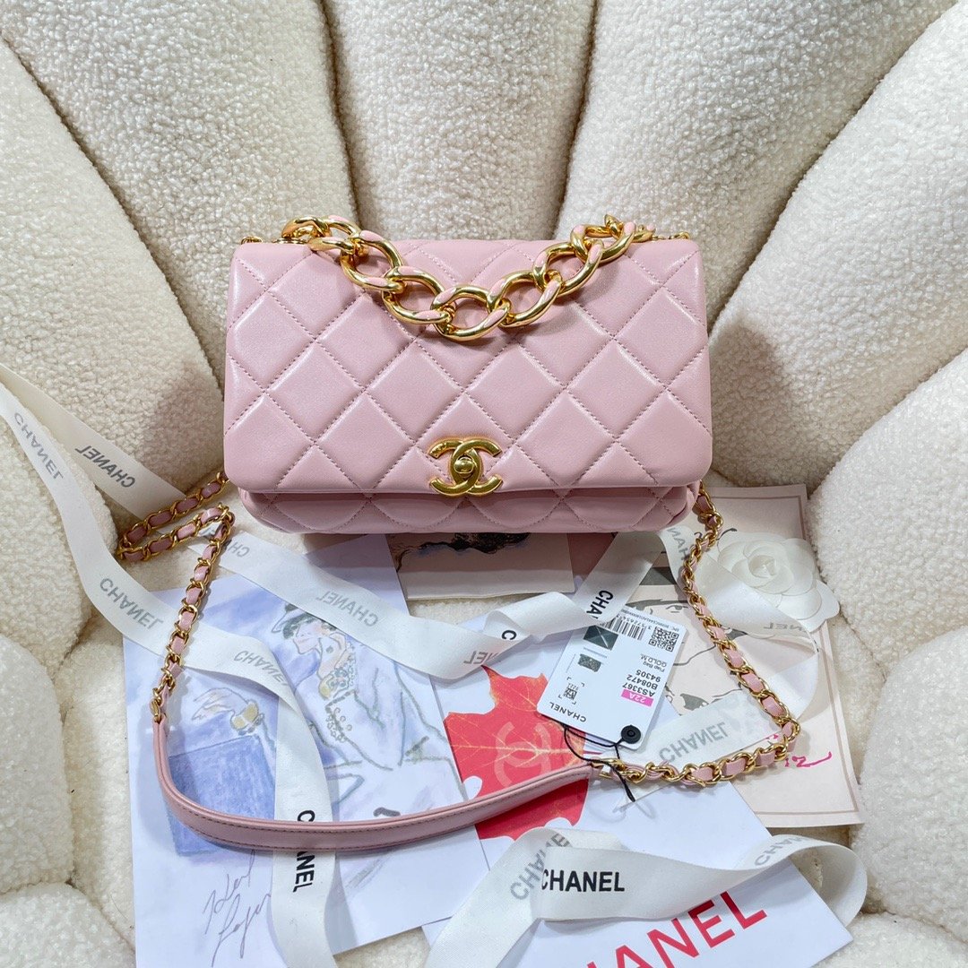 CHLLarge Hardware PiNike , ’s Gold Flap Shoulder Bag