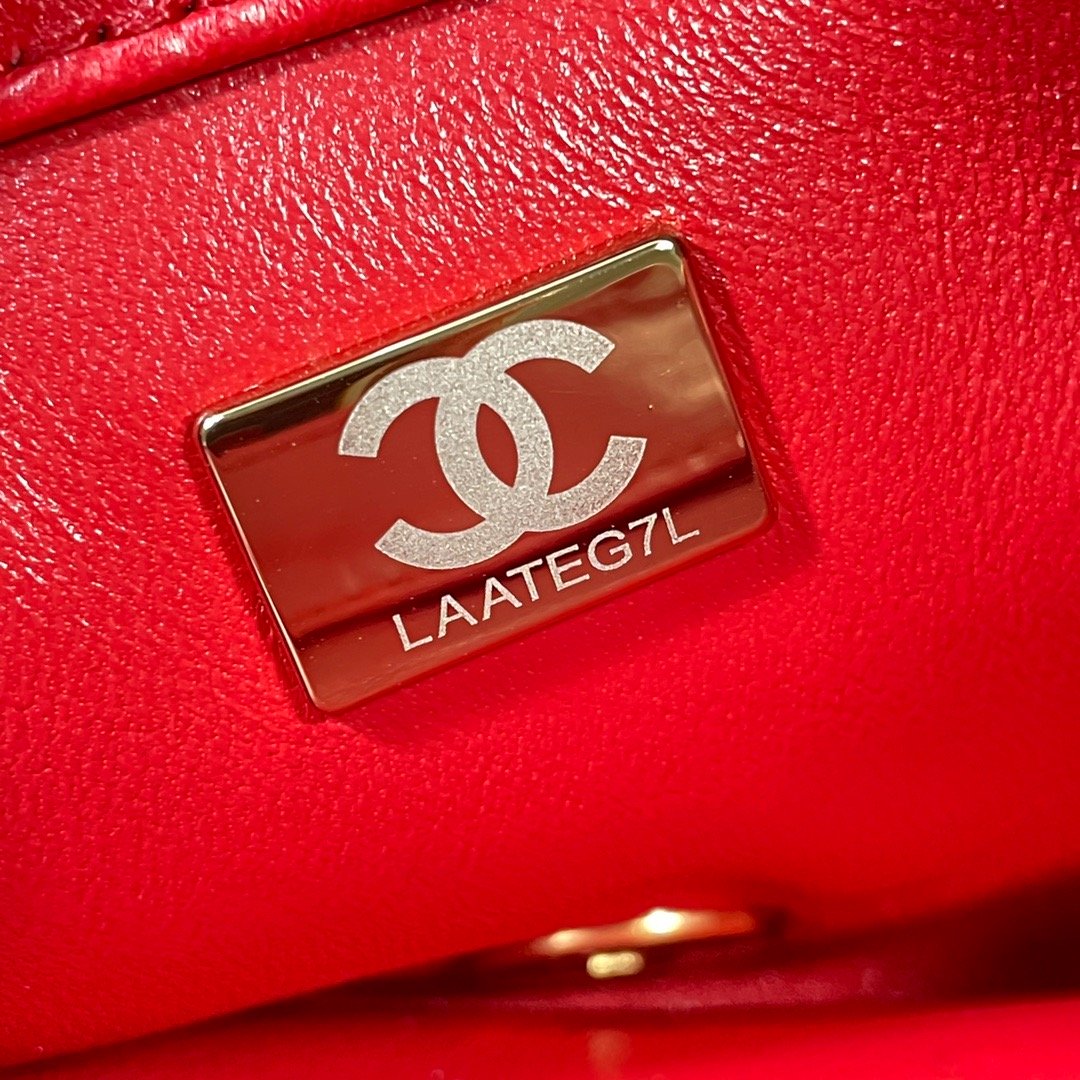 CHL Hardware , ’s , Red Gold Flap Shoulder Bag