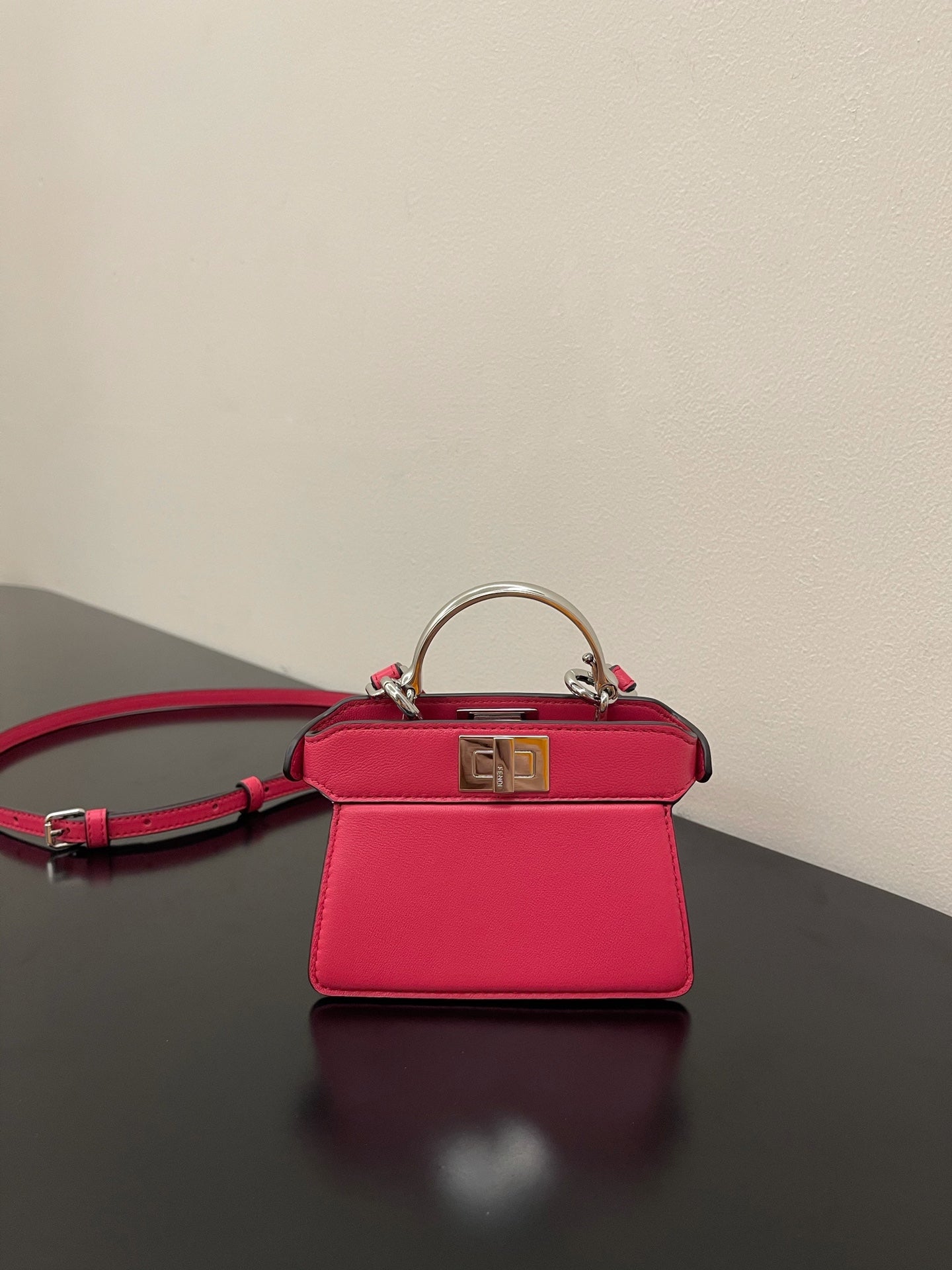 Iseeu Petite Micro Pink Travel Bag