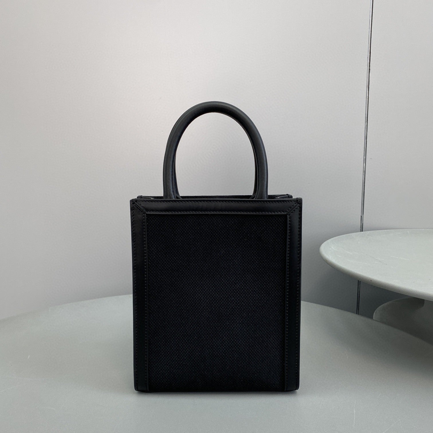 Top Quality Vertical Cabas Top Quality In Black Mini Travel Bag