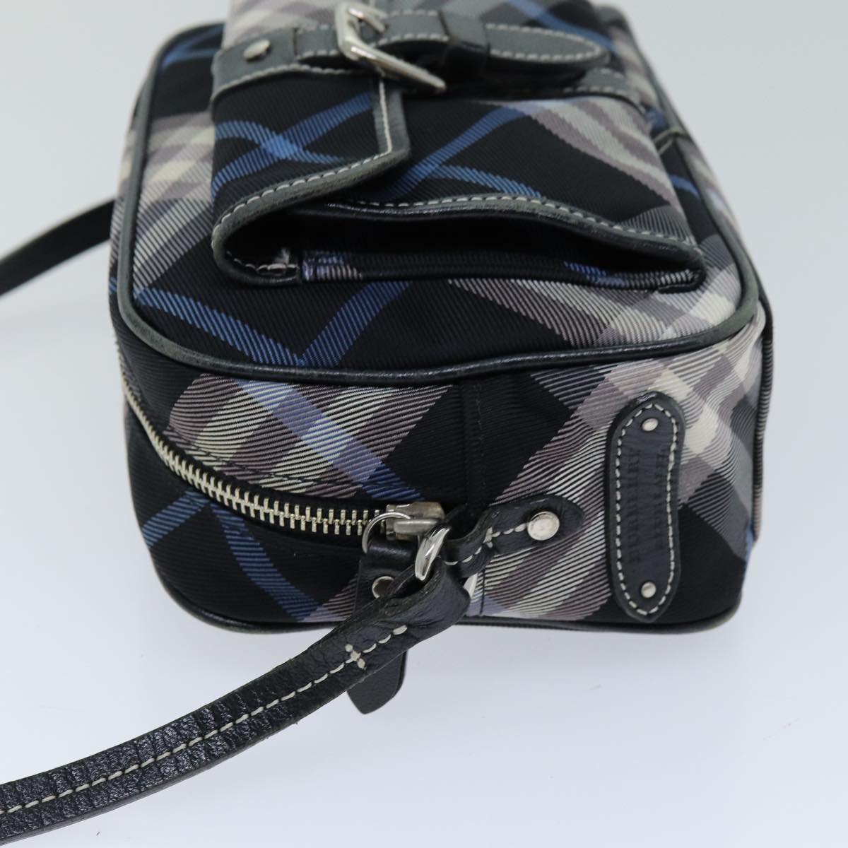 Burberry Luxury Nova Check Shoulder Bag Auth Bs14506 Nylon Black Blue