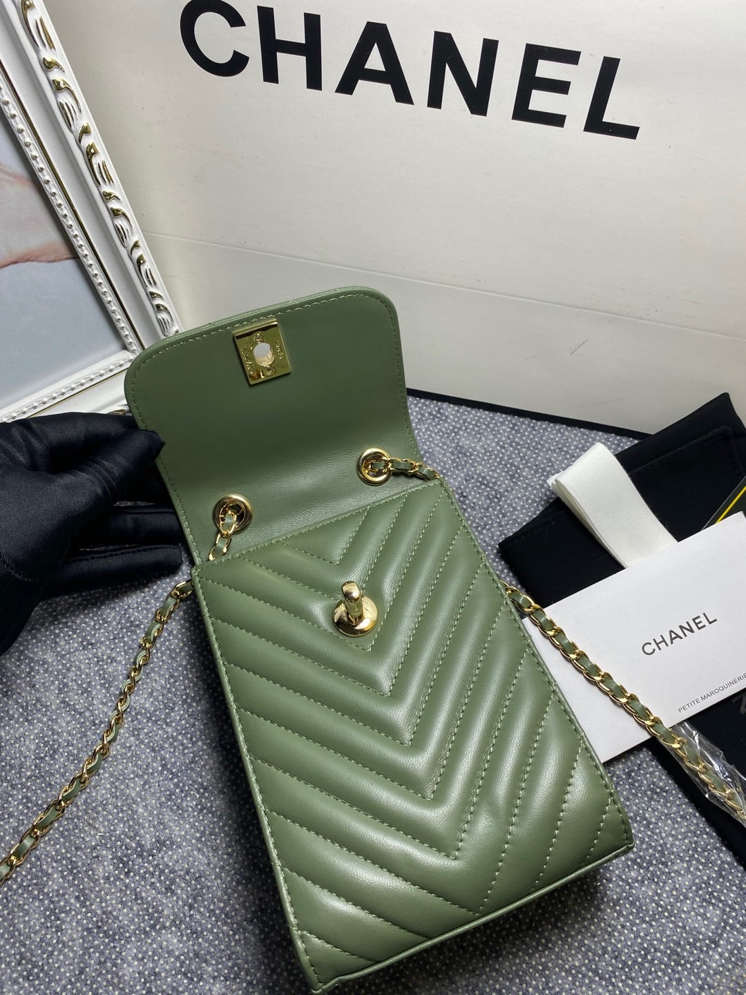 CHL Chevron Trendy CHL Phone Travel Bag 3