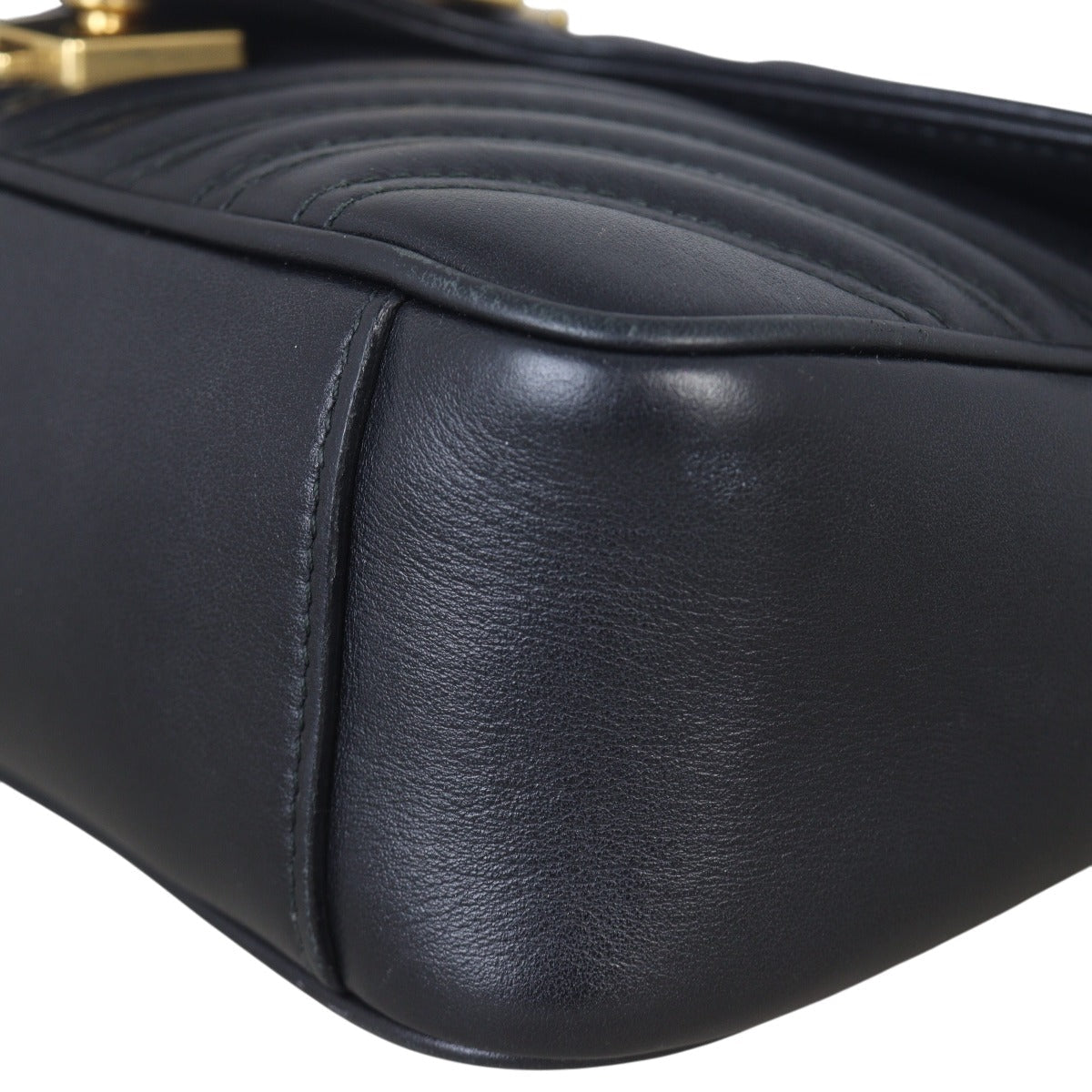 Gucci GG Marmont Matelasse Medium Shoulder Bag