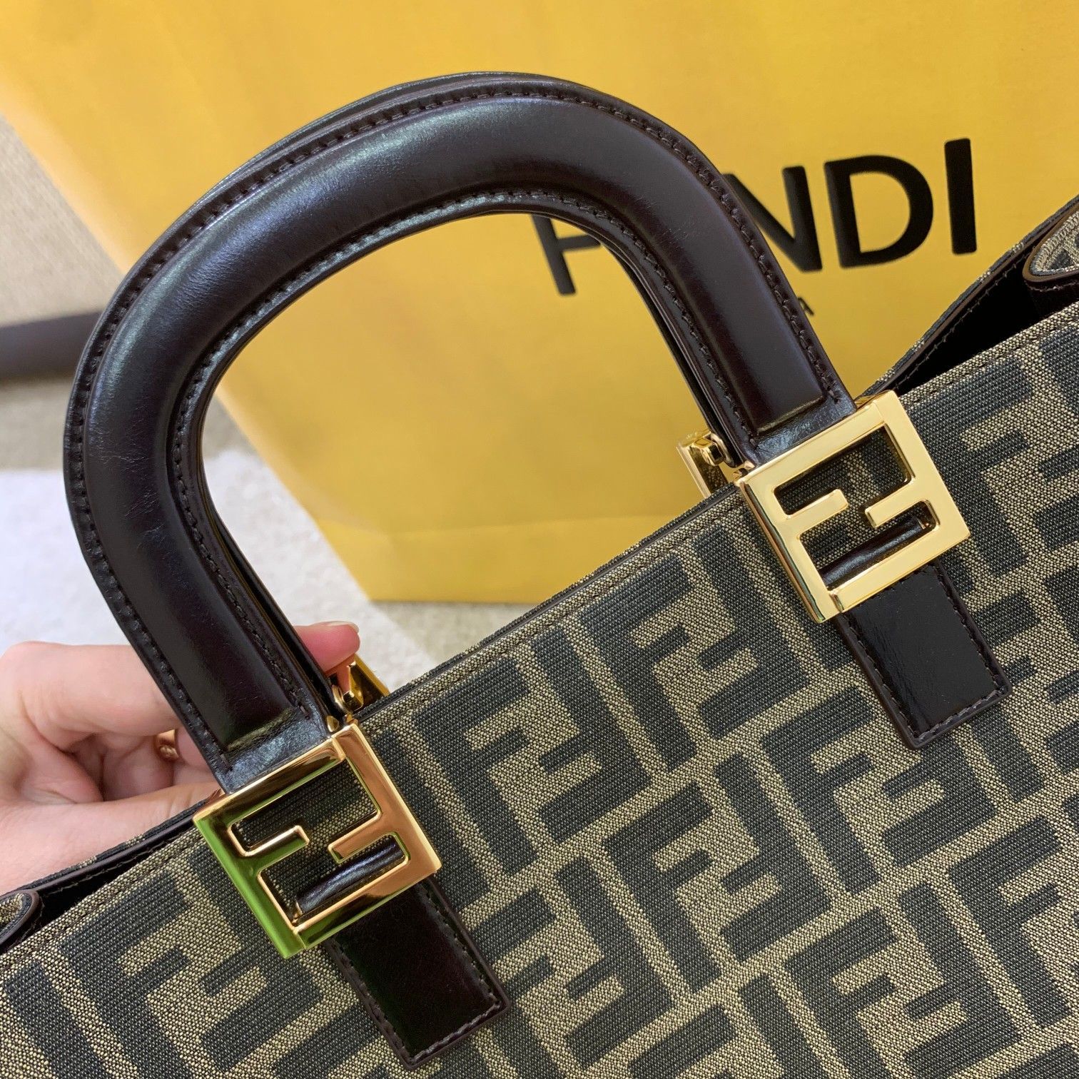Fendi Top QualityTop Quality Totebag 13.8in Brown Medium FF Tote Bag