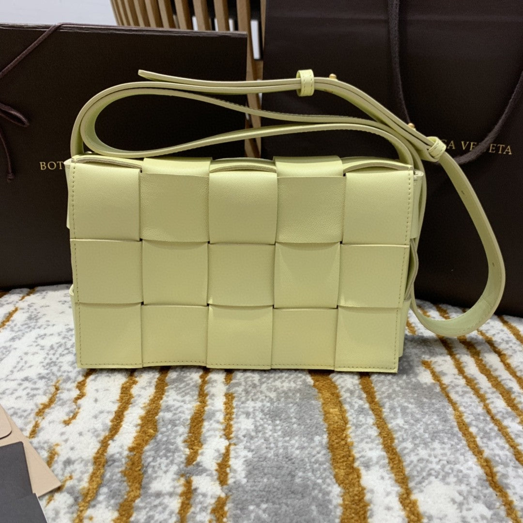 Top Quality Cassette Bag For Women In Travel Bag