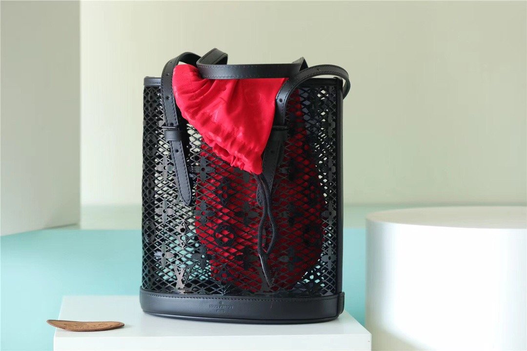Top Quality Pm Lace By Nicolas Ghesquiere Monogram Black Crossbody Bag