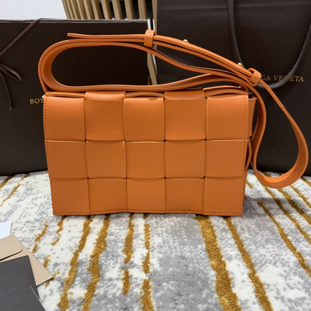 Top Quality Cassette Bag For Women In Tan Travel Bag