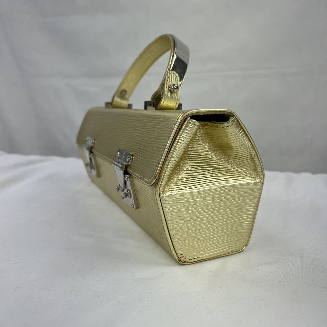 Louis Vuitton Galaxia Gold Fashion Accessory