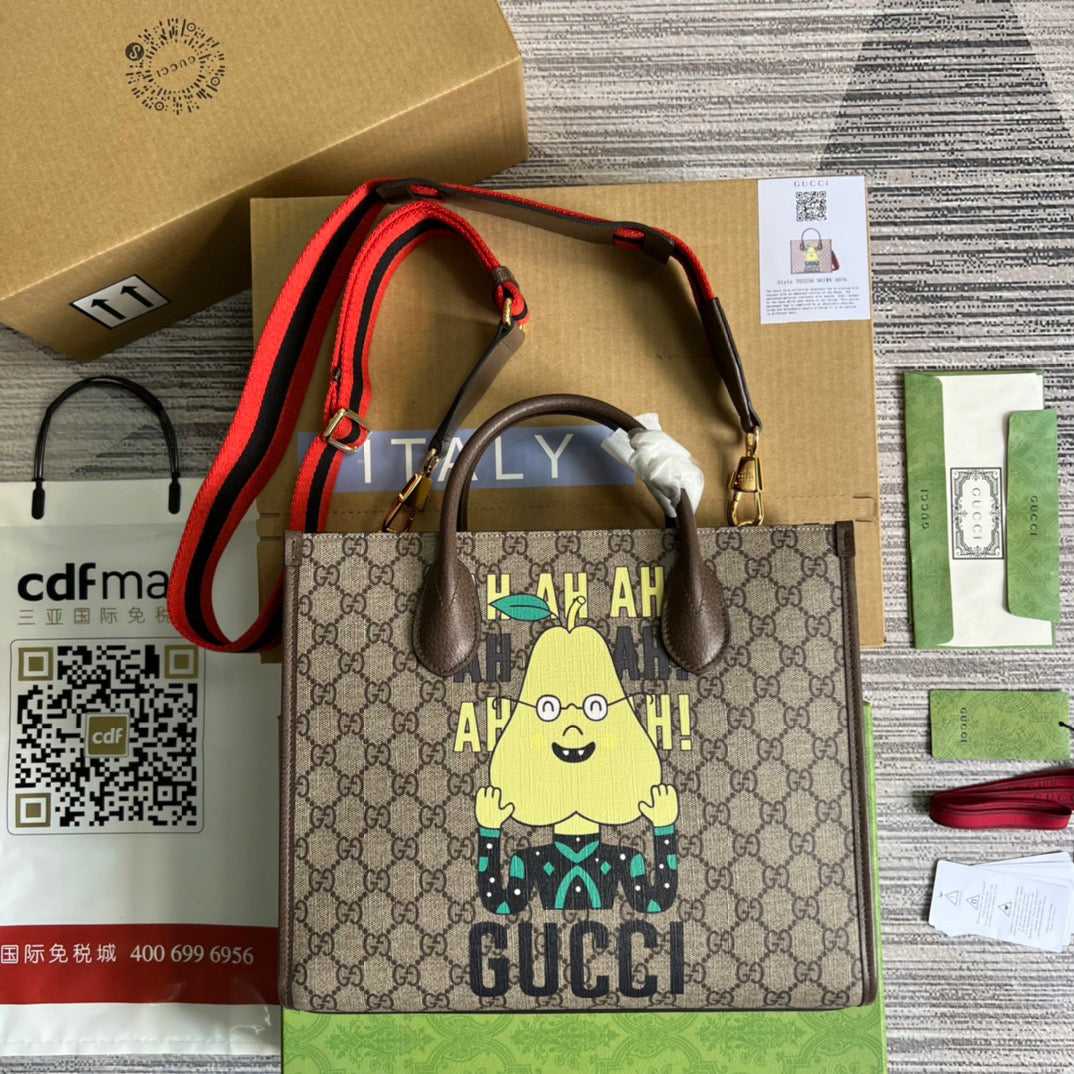 gg Apple gg , ’s Beige Tote Bag