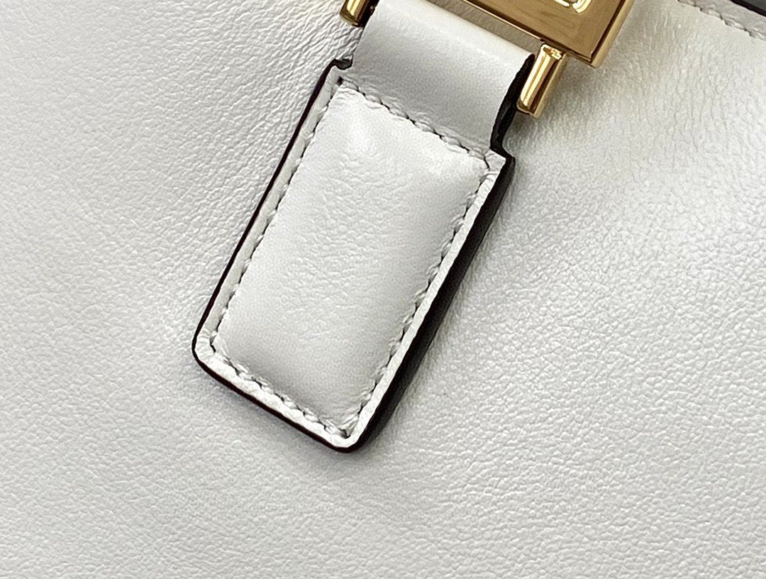 Fendi Top QualityTop Quality FF 30cm White Small Shoulder Bag