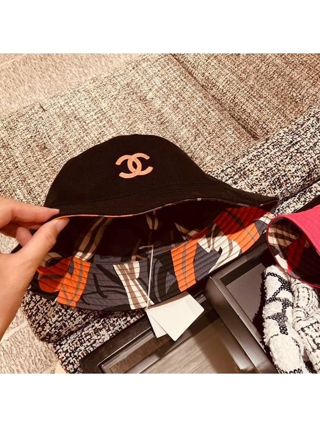 CC Logo Reversible Bucket Hat Black Chanel