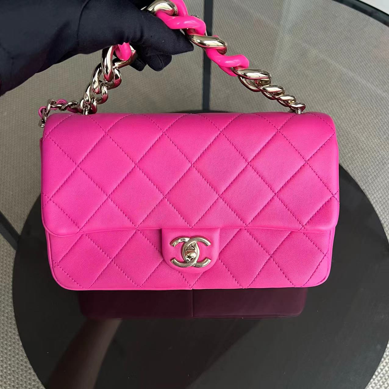 Chanel 2020 Elegant Resin Chain Classic Flap - Quilted Lambskin Hot Pink Two-Tone Golden Hardware No 29