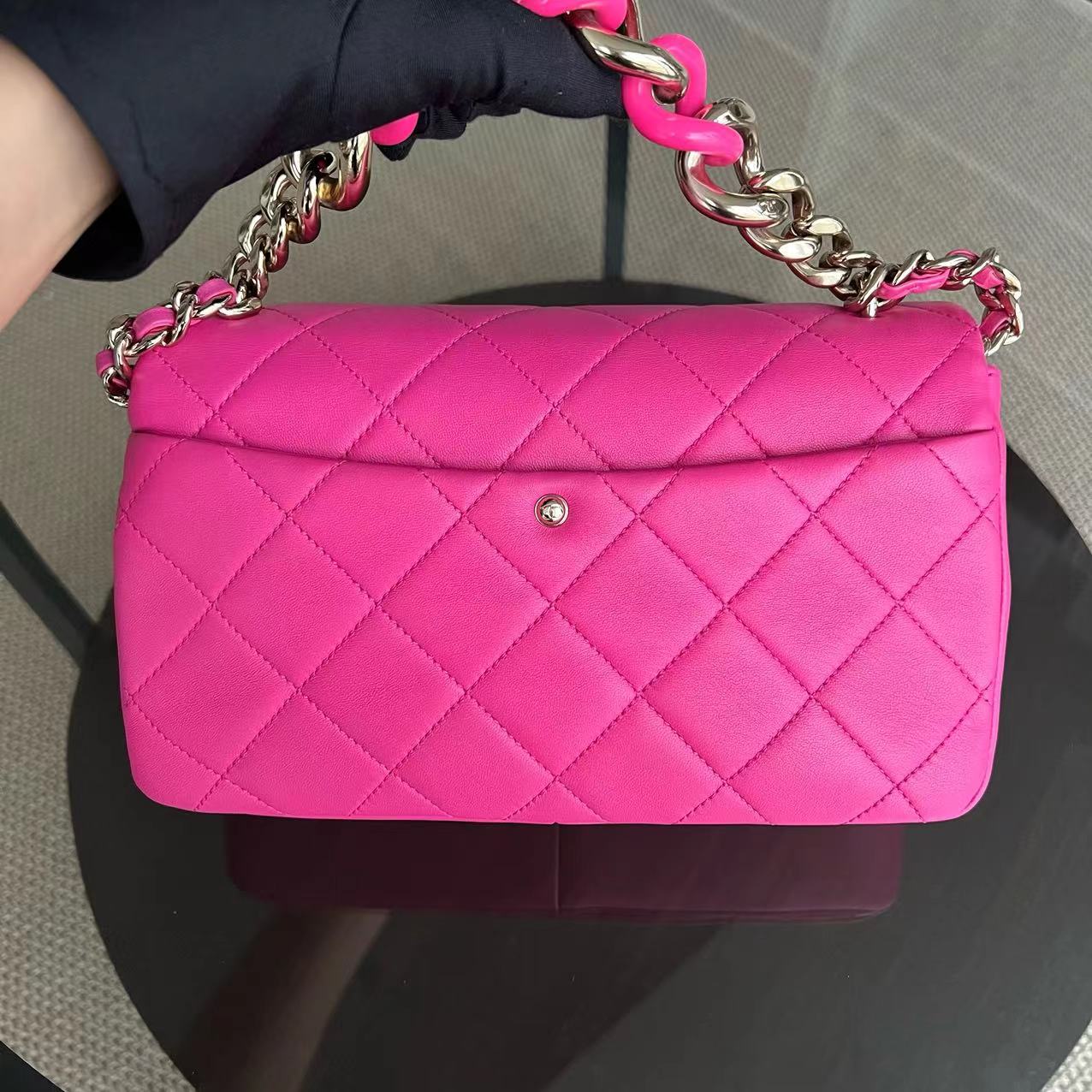 Chanel 2020 Elegant Resin Chain Classic Flap - Quilted Lambskin Hot Pink Two-Tone Golden Hardware No 29