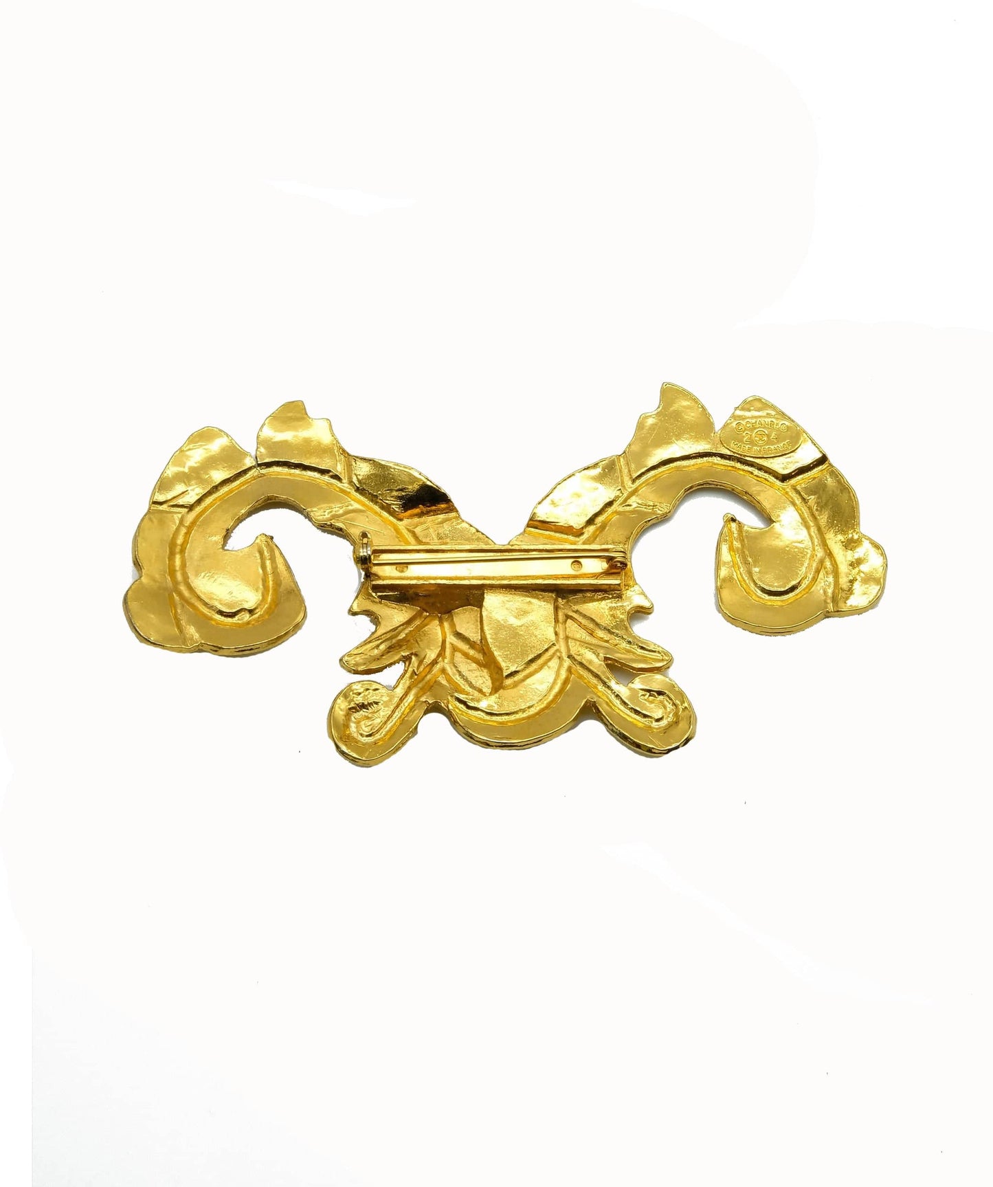 Chanel Large Gilt High Polish Acanthus Leaf Scroll Brooch Collection 24 1991 - ASL2516