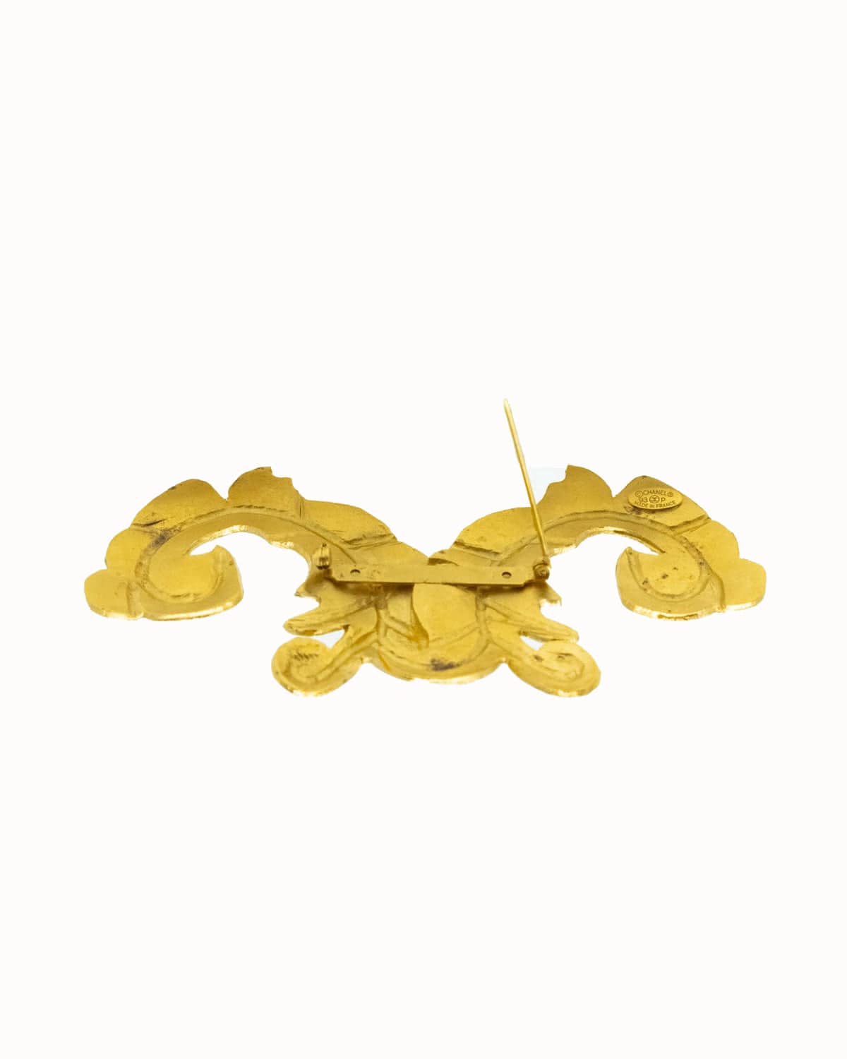 Chanel Large Gilt High Polish Acanthus Leaf Scroll Brooch Collection 24 1991 - ASL2516