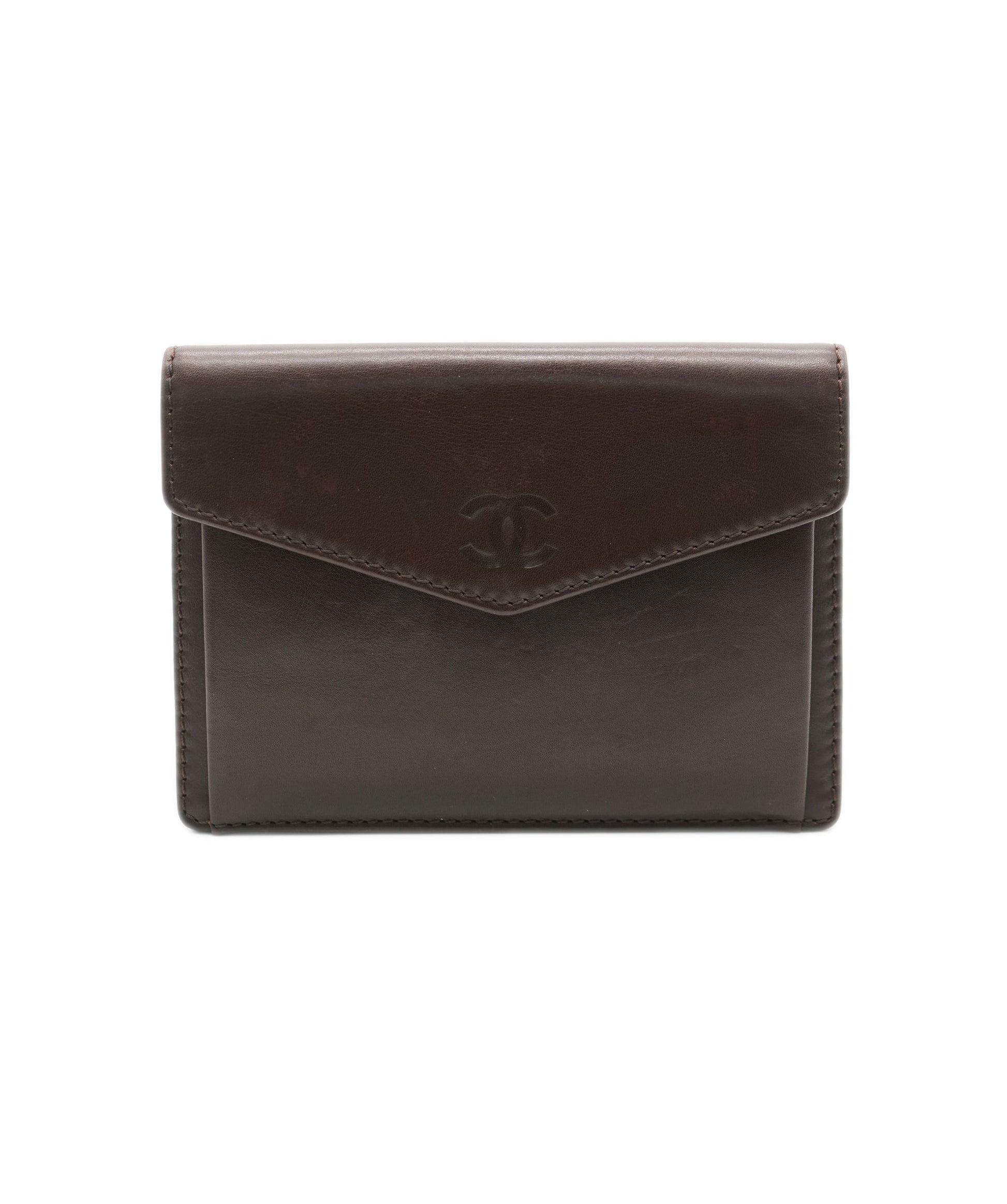 Chanel Brown CC Compact Purse ALC1283