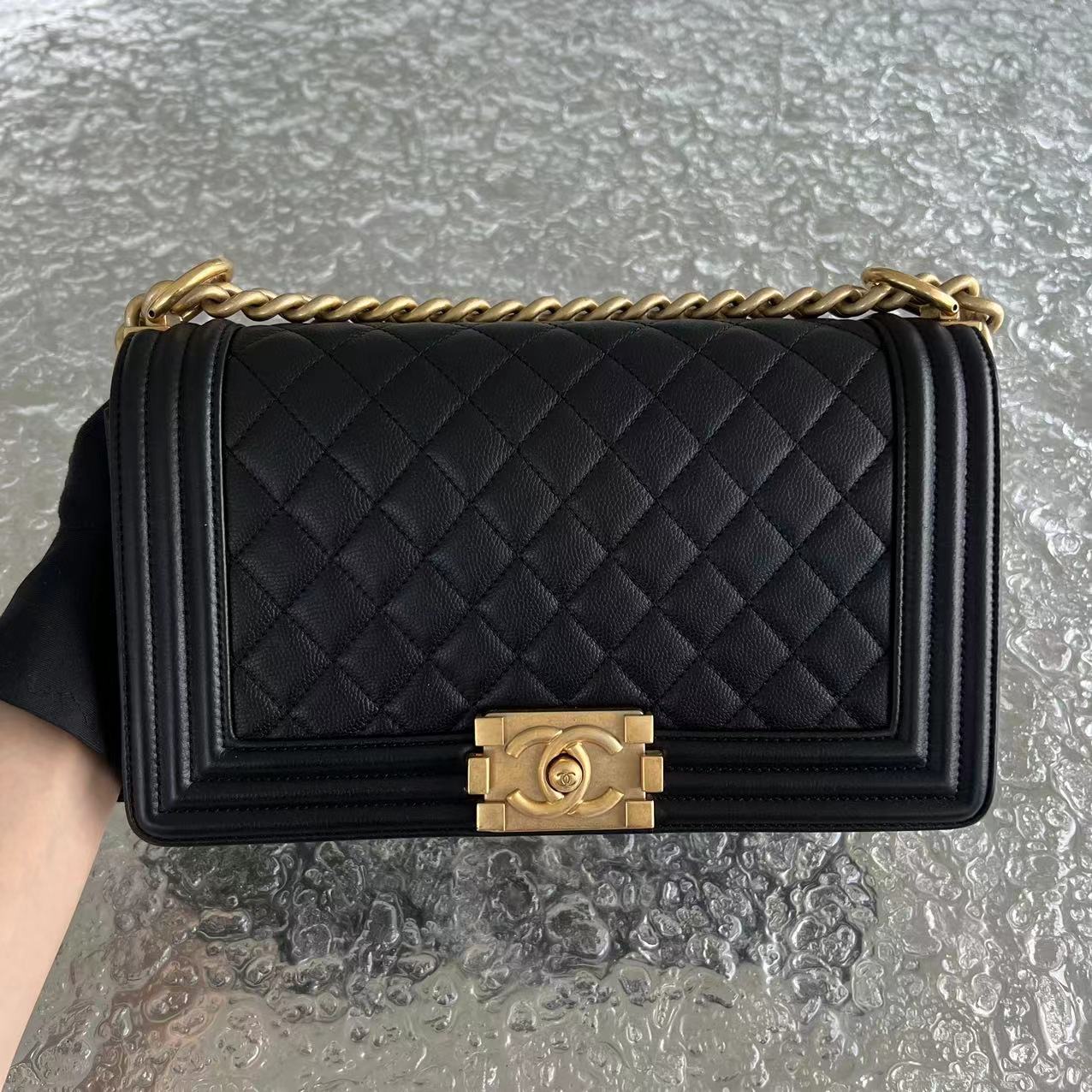 Chanel Caviar Boy Old Medium 25CM Quilted Grained Calfskin Leboy Black GHW