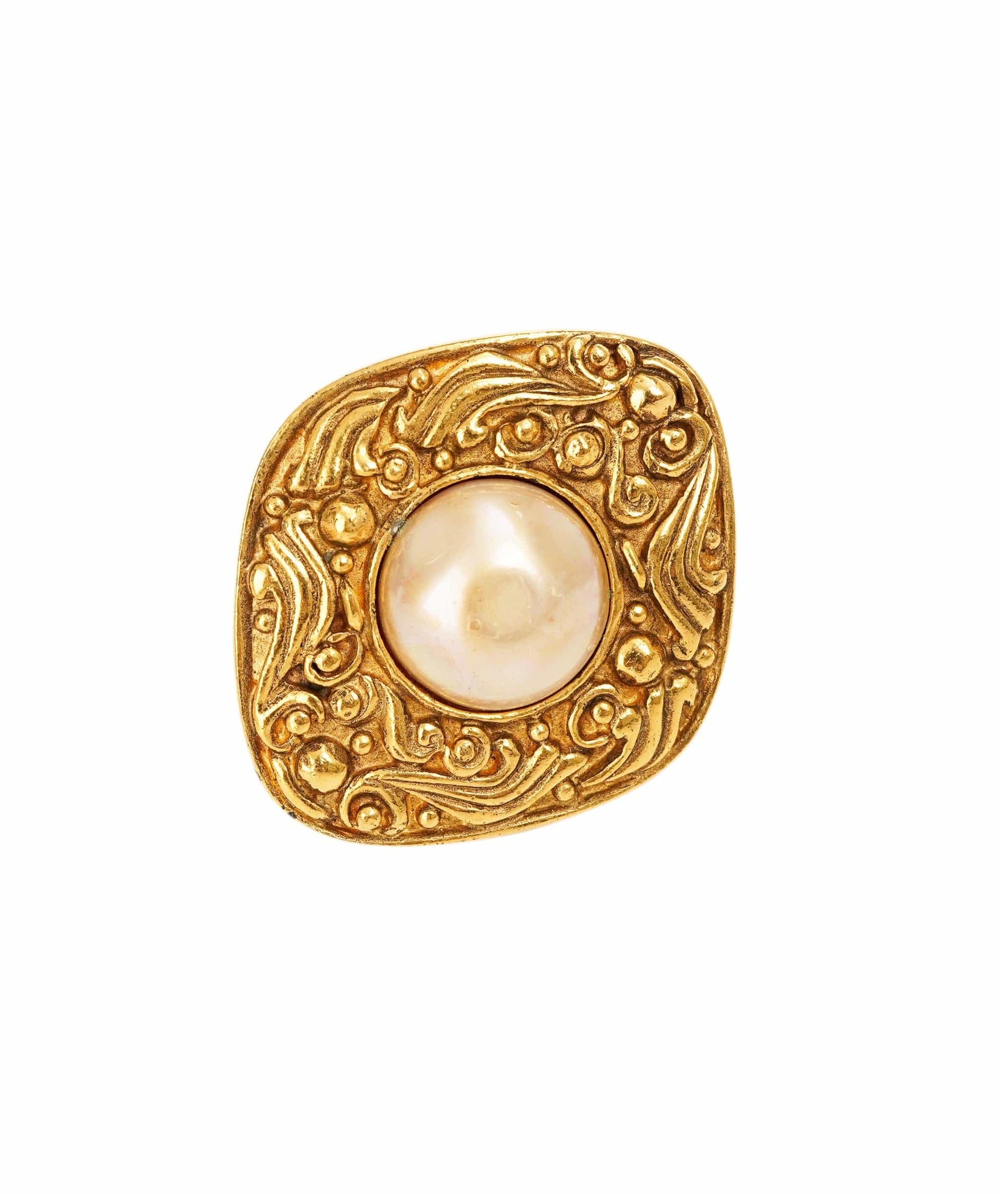CHANEL Brooch metal Gold CC Auth bs14659 DBXS1647