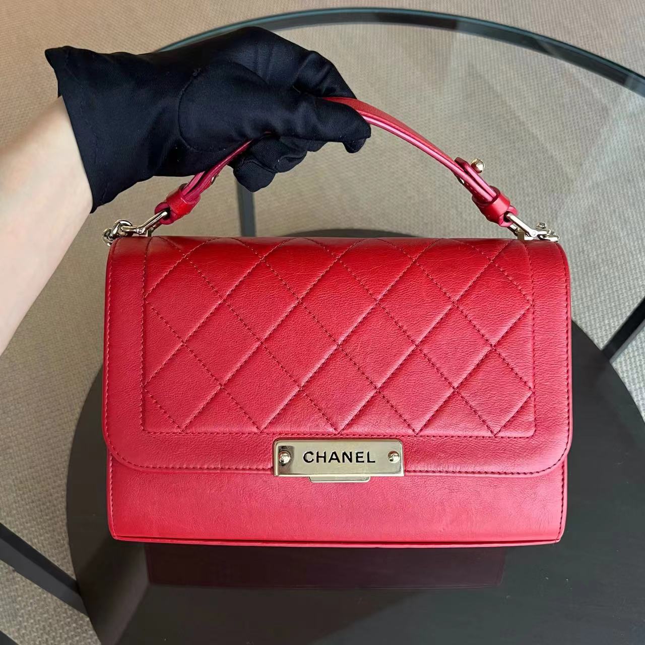 Chanel Medium Label Click Flap Quilted Grained Calfskin Red Golden Hardware Series 24
