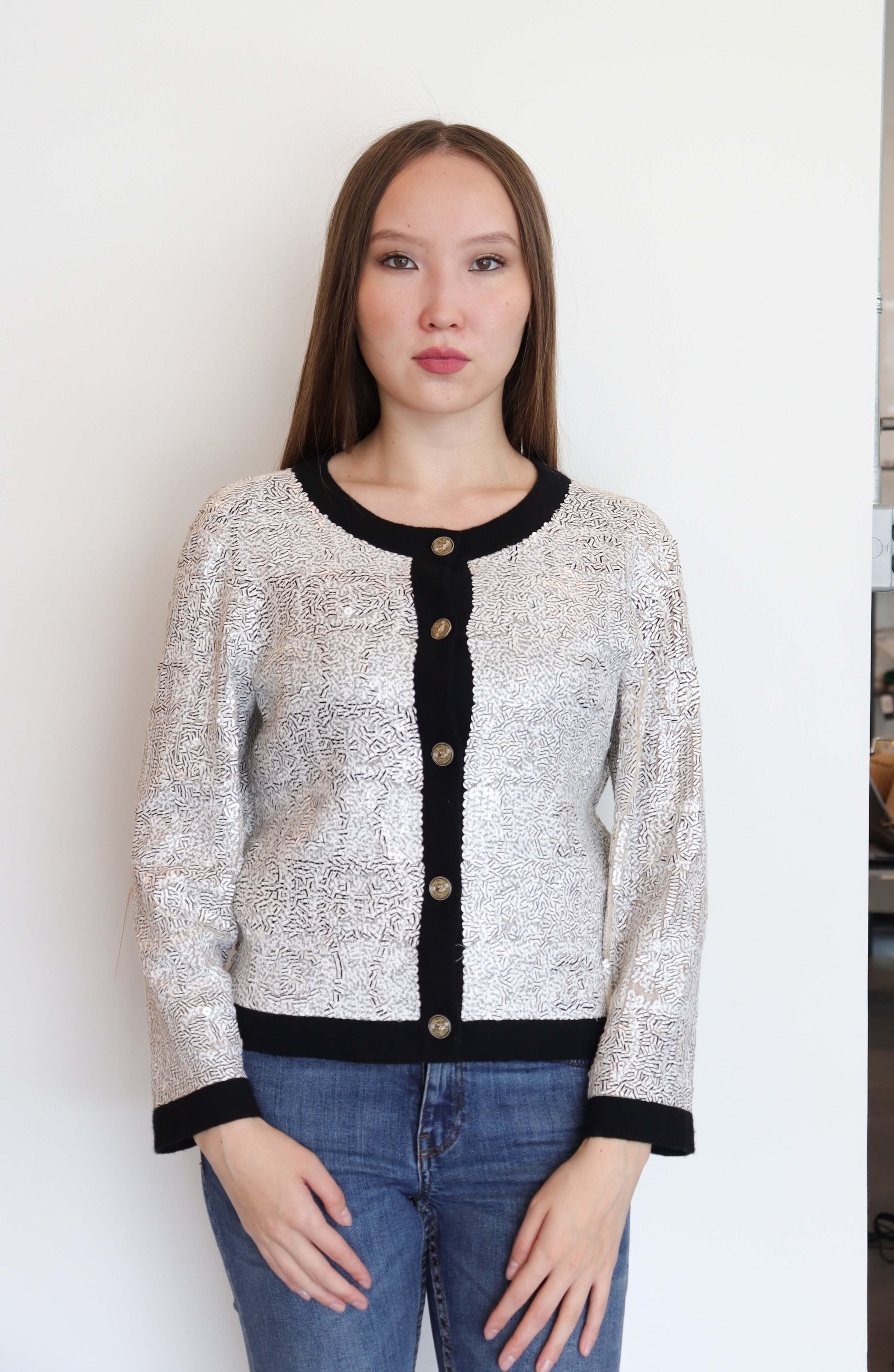 chanel cardigan sequin white  DXBS2058