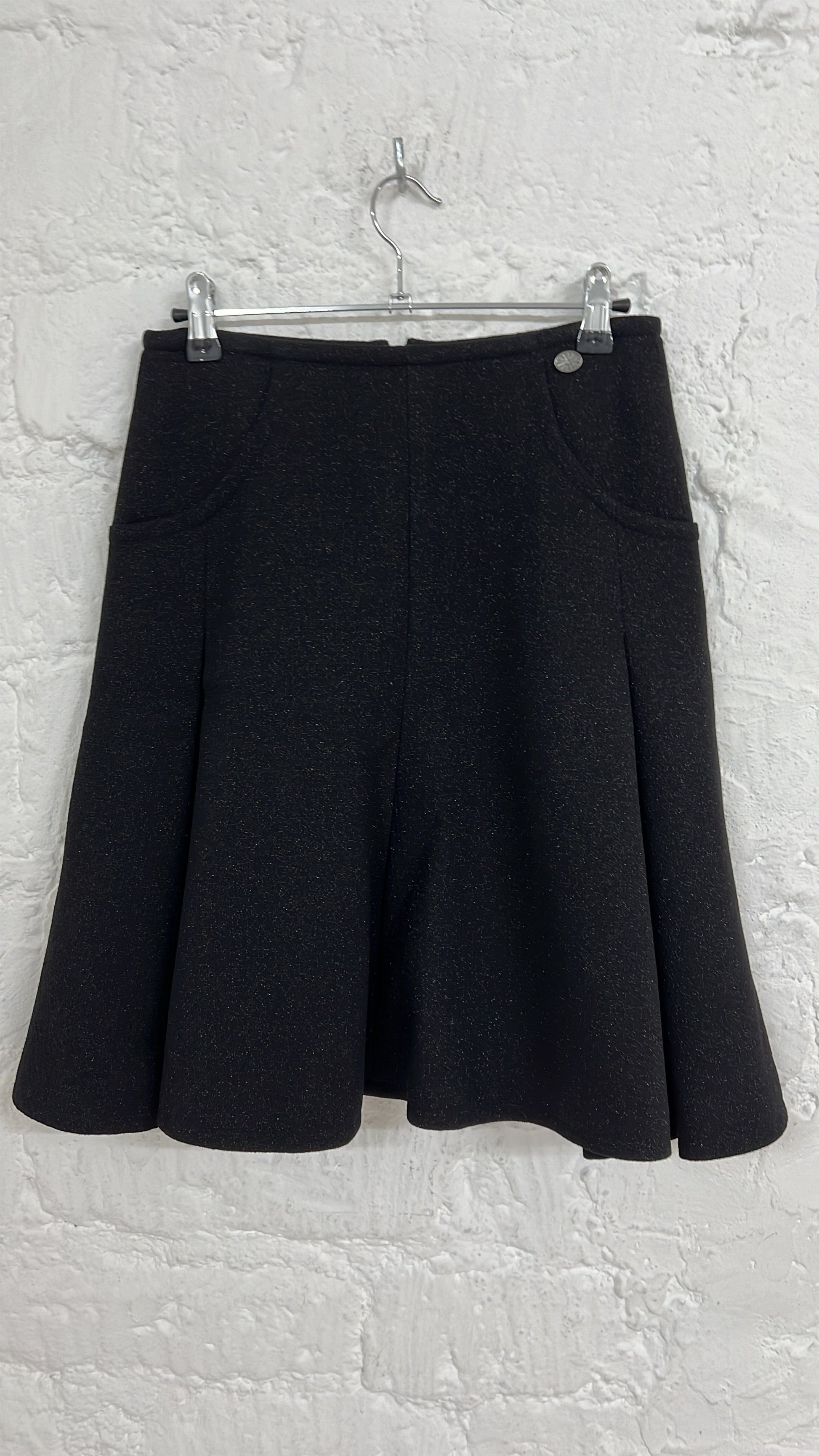Chanel b lack ruffle skirt ALEP092
