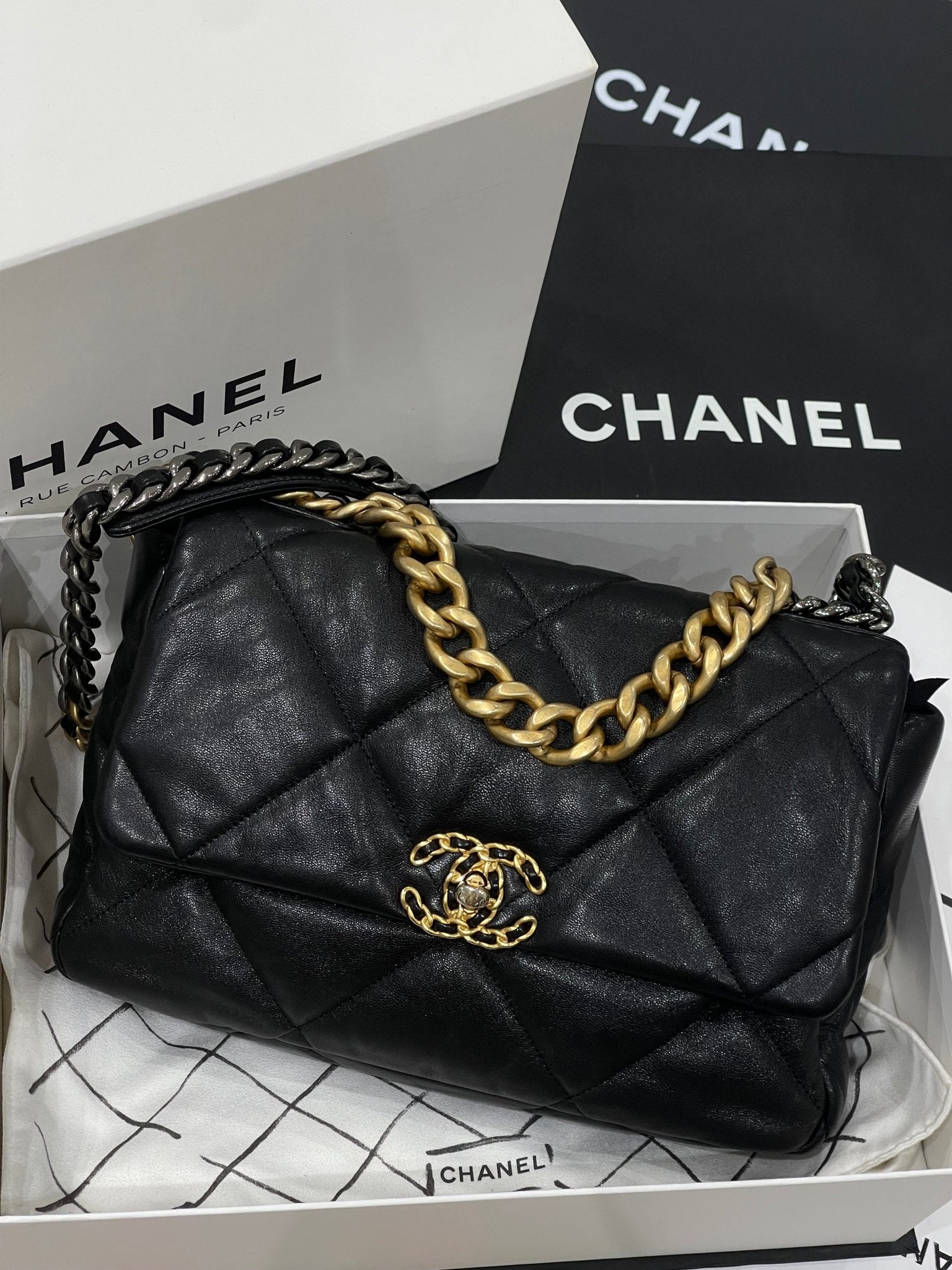 Chanel Sac 19 Noir Mm Jewelry