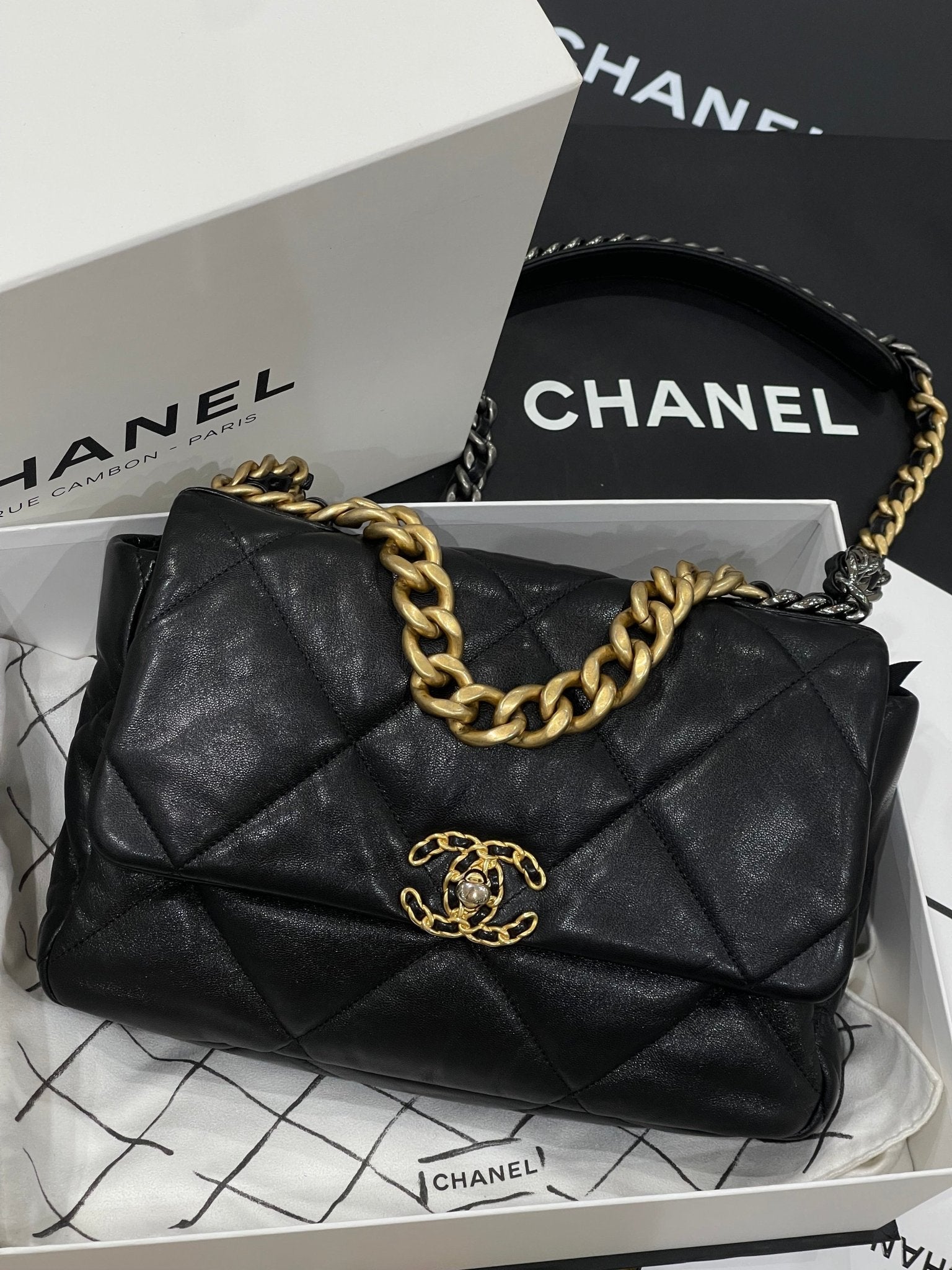Chanel Sac 19 Noir Mm Jewelry