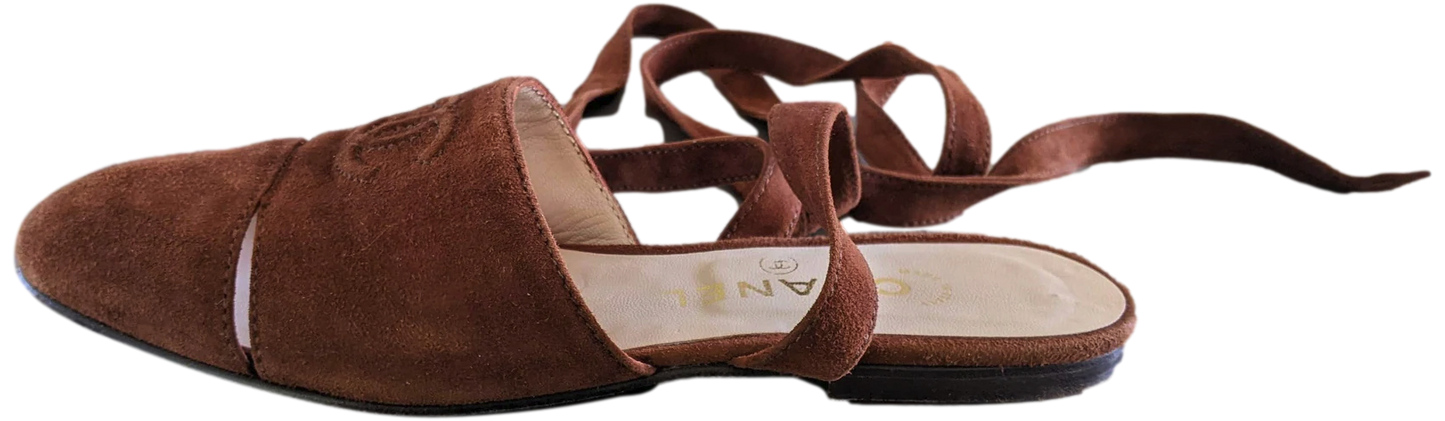 Chanel 1990s Noisette Suede Spartiates Flat Pumps en Daim Xtra Soft Sz 38