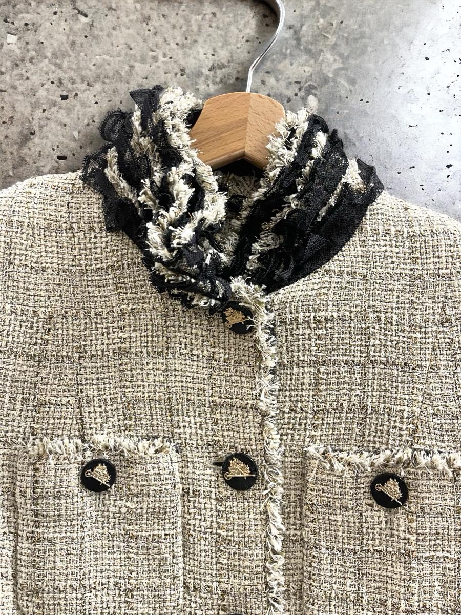 Chanel Veste En Tweed T.40 Jewelry
