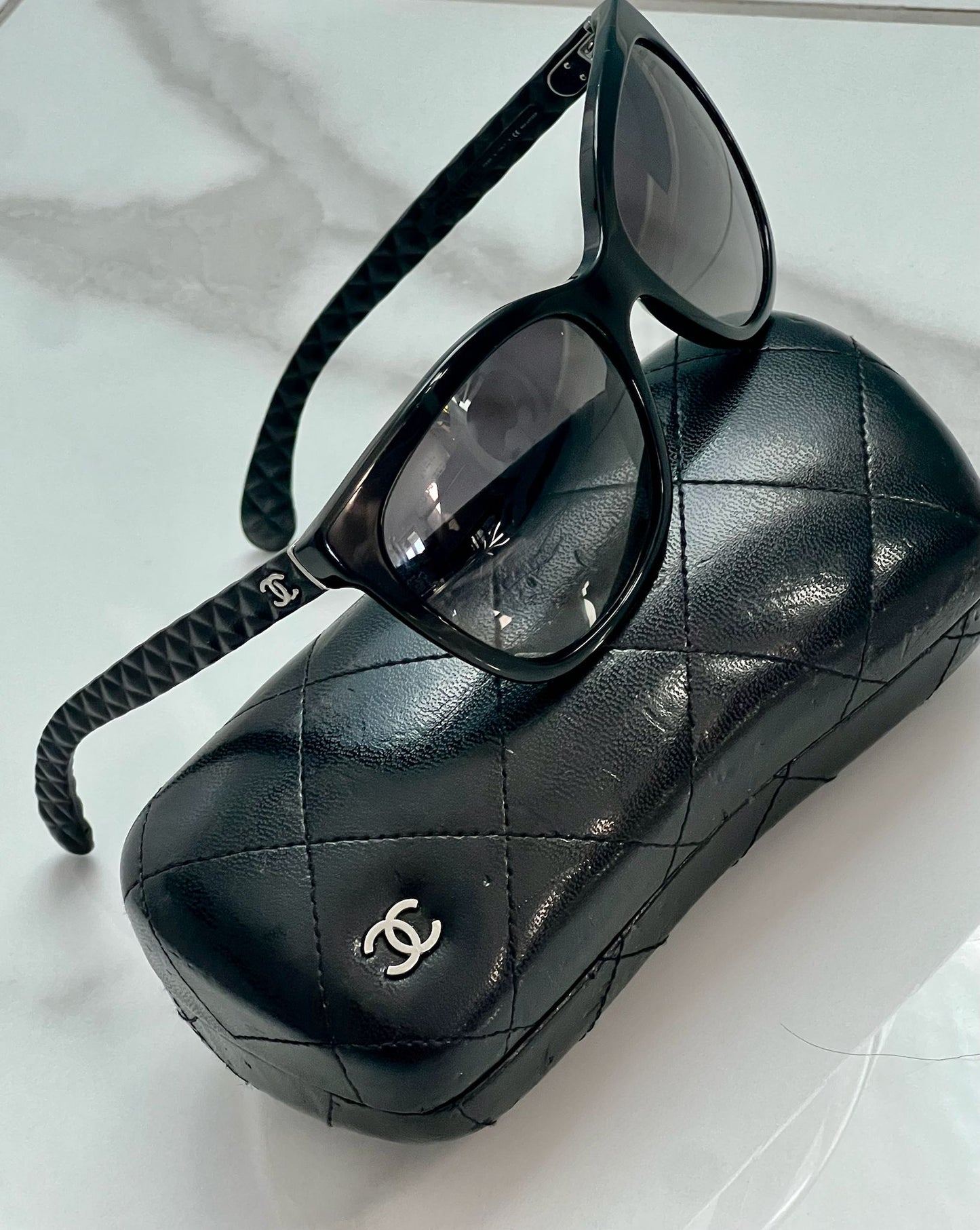 Chanel -Q Polarized Sunglasses Bag