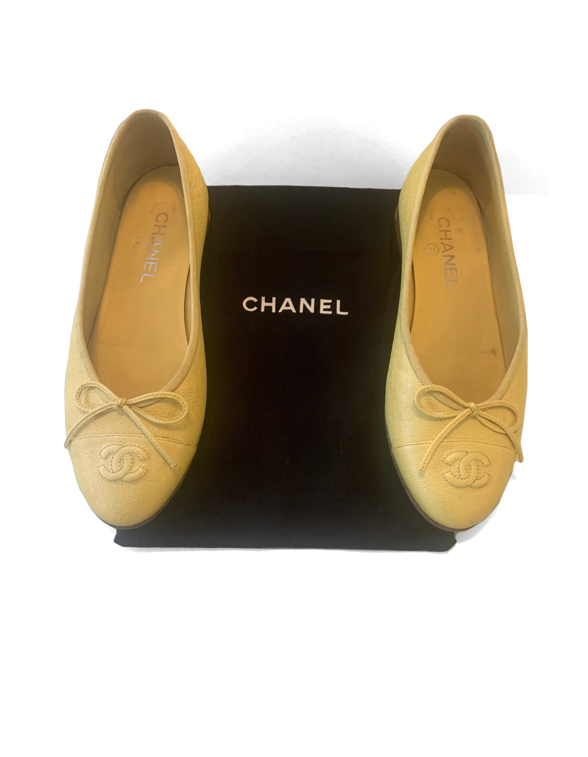 Chanel 2019 Iridescent Yellow Caviar CC Ballet Flats Sz 39