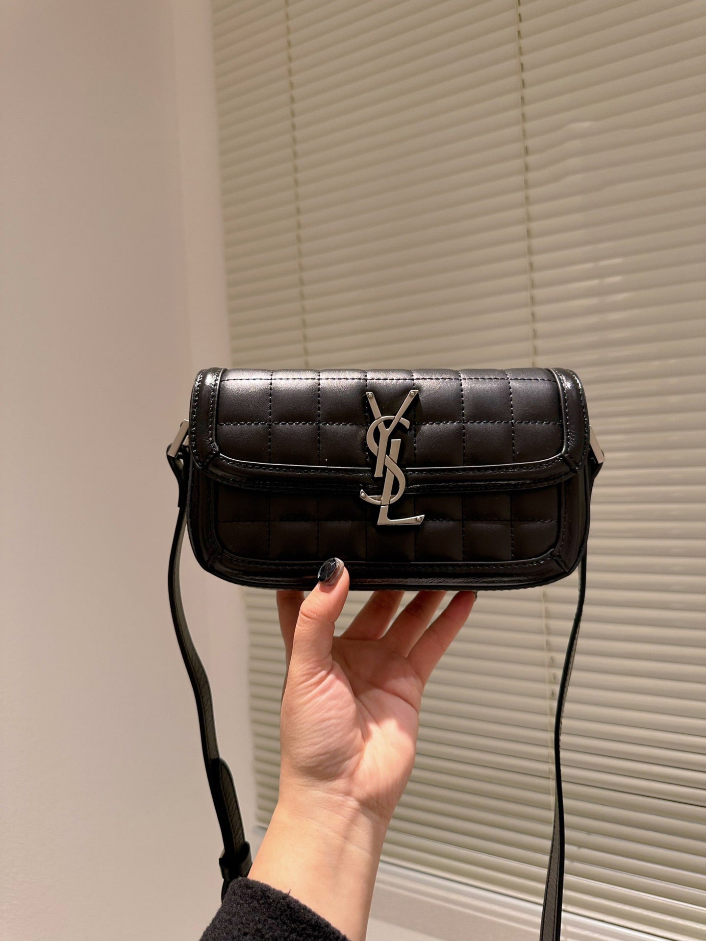 EN - Luxury SLY 298 Travel Bag