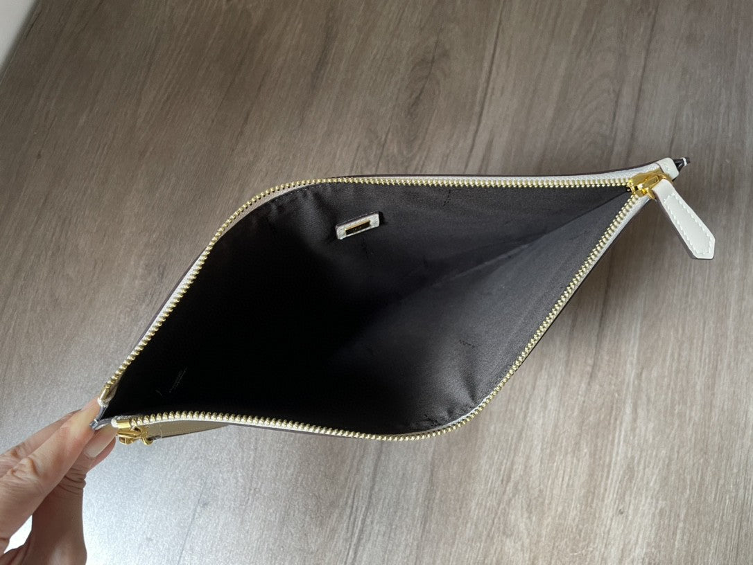 Top Pouch White Large Travel Bag