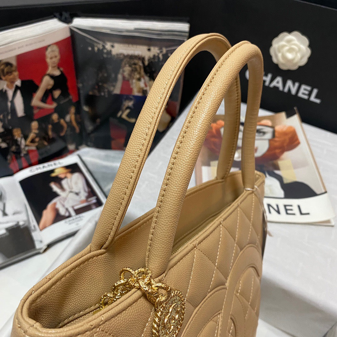 CHLMedallion Hardware Caviar Yellow , Gold Shoulder Bag