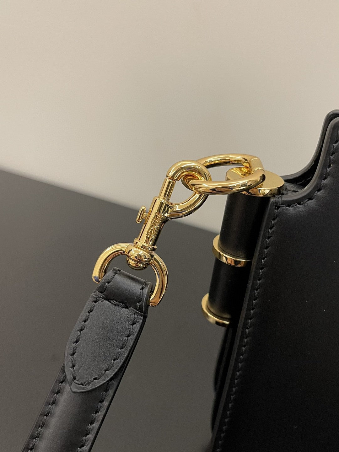 Top QualityTop Quality Touch 19cm Black Handbag