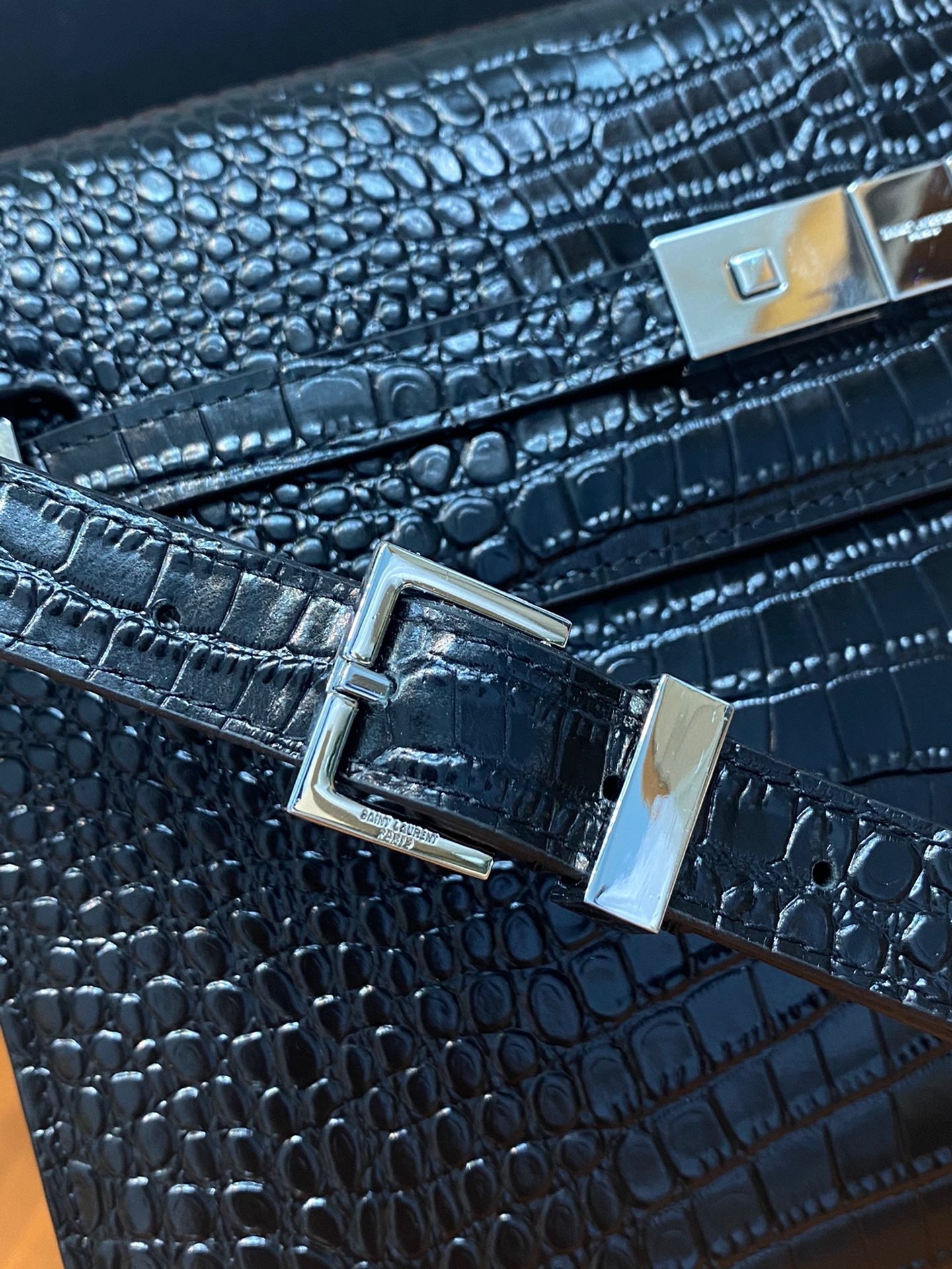 YSL Saint Laurent Manhattan 11in 29cm Black Small Shoulder Bag