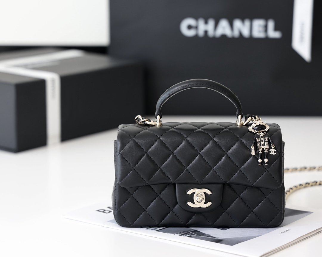 CHLMini Flapbag 7.8in 20cm Black Top Handle Mini Bag